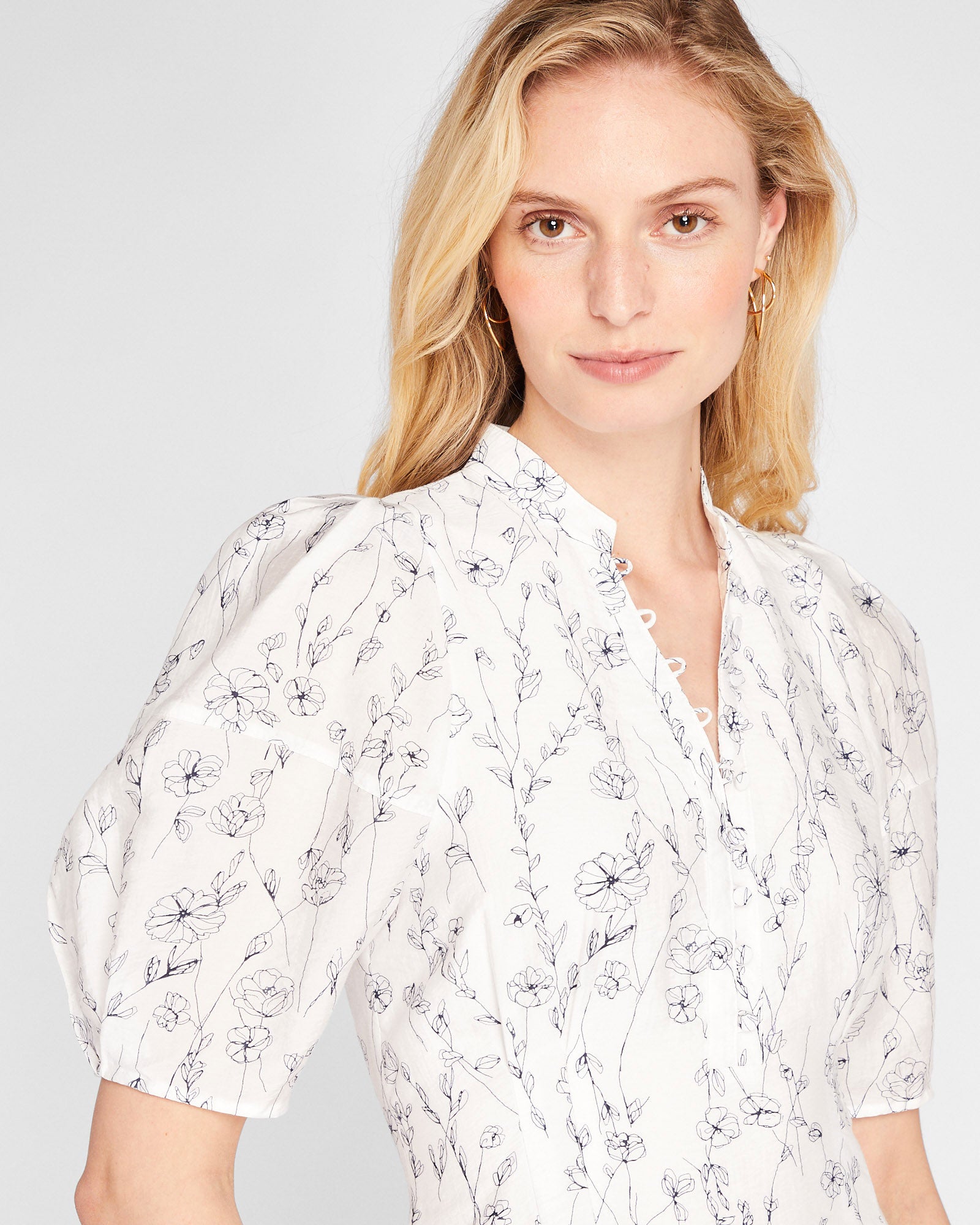 CLUB MONACO - Floral Balloon Sleeve Mini Dress - White Base