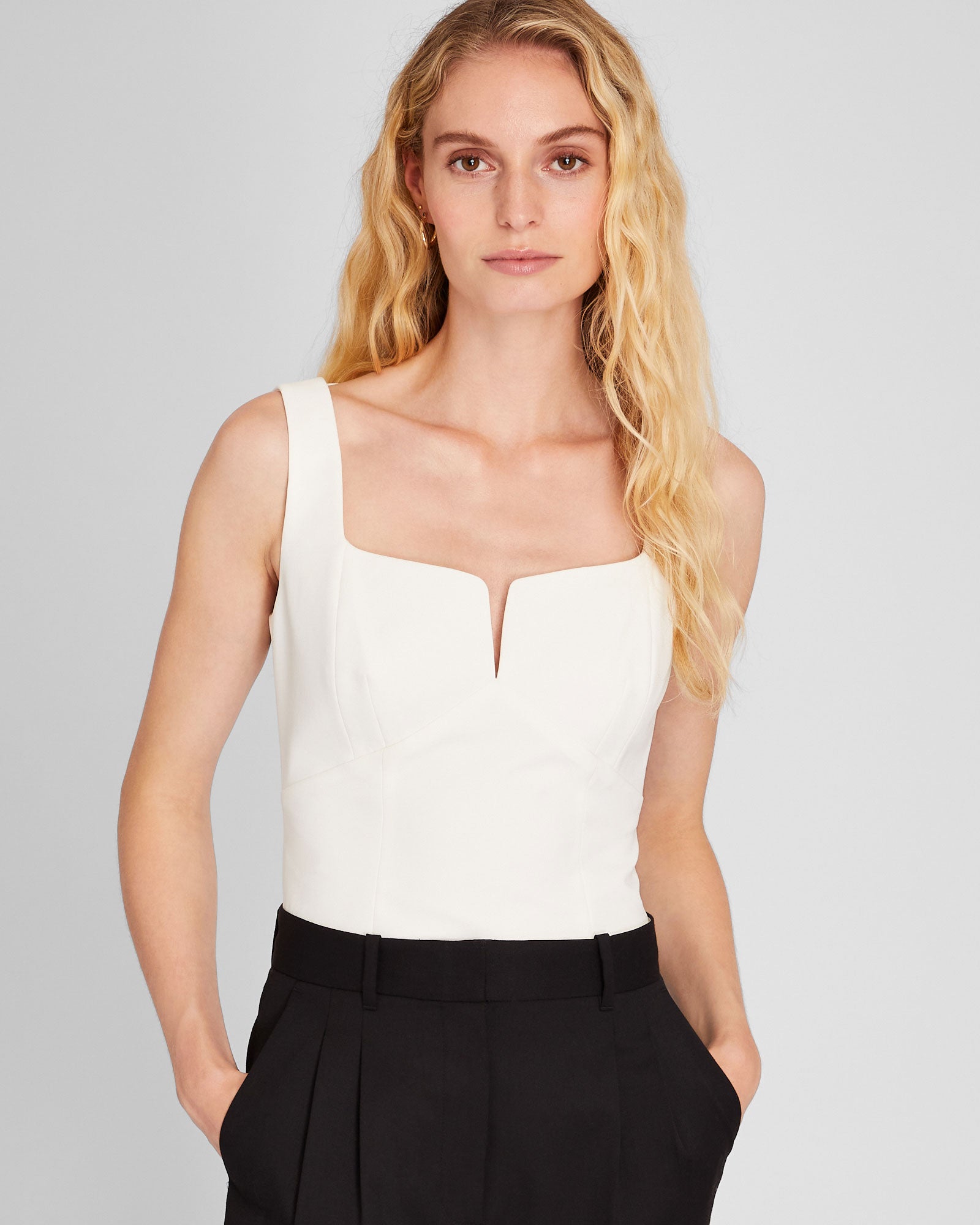 CLUB MONACO - Haut ajusté élégant - Blanc