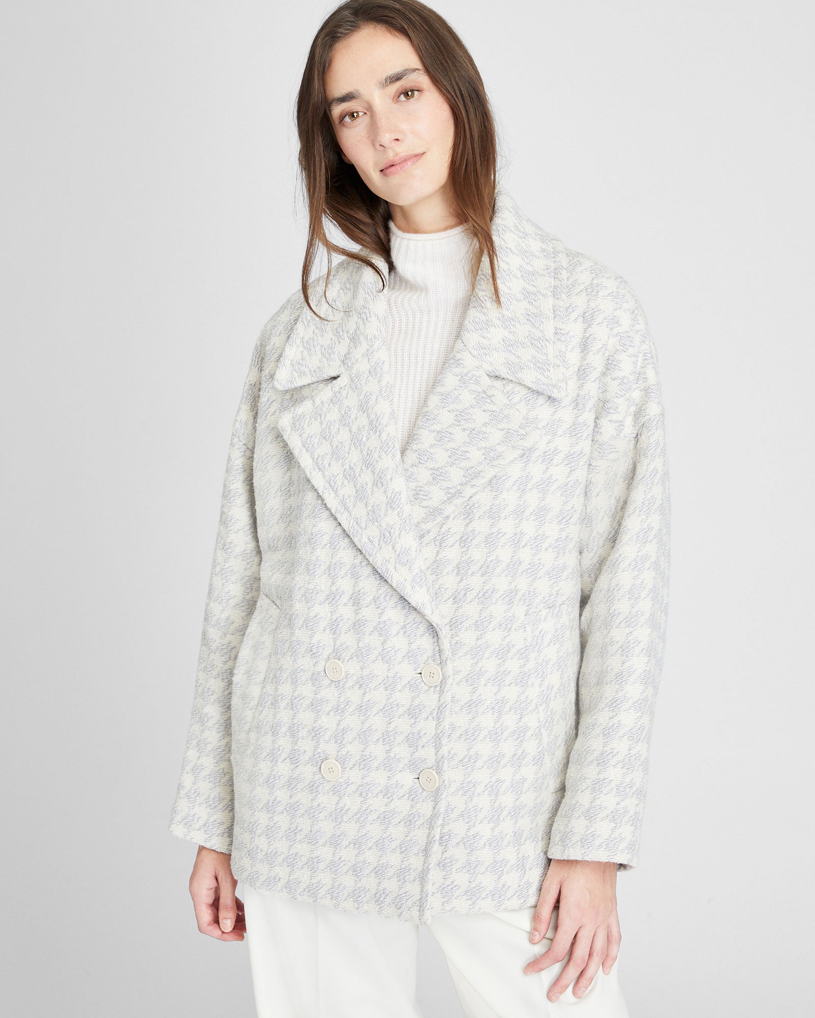 CLUB MONACO Women Shorts - Vestiaire Collective