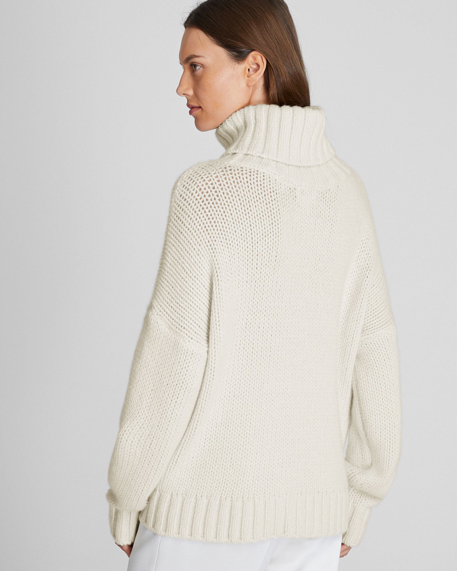 CLUB MONACO - Cashmere Chainette Turtleneck - Ivory
