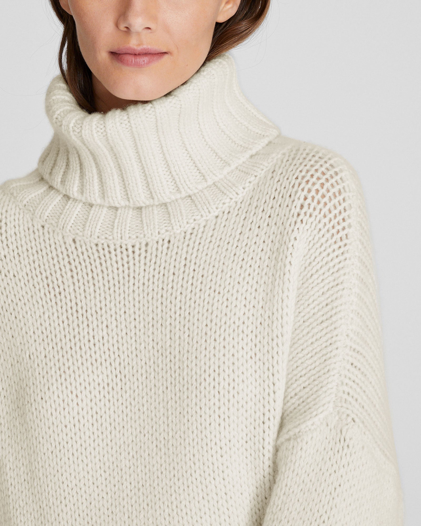 CLUB MONACO - Cashmere Chainette Turtleneck - Ivory