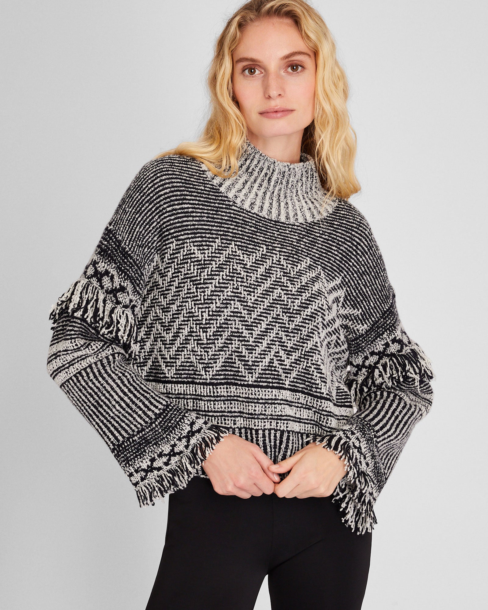 CLUB MONACO - Bouclé Fringe Turtleneck - Navy Mix