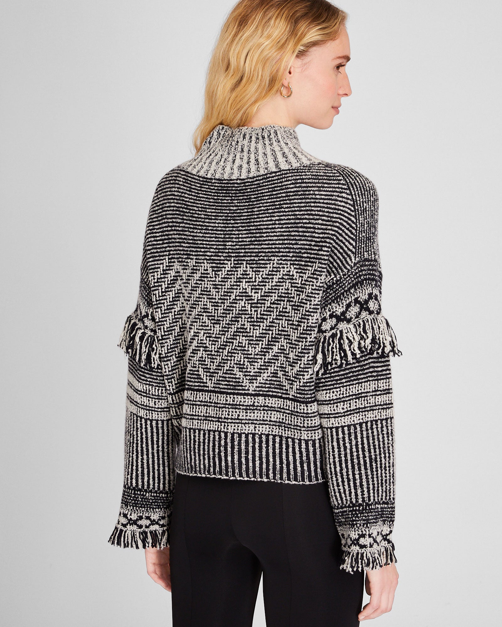 CLUB MONACO - Bouclé Fringe Turtleneck - Navy Mix
