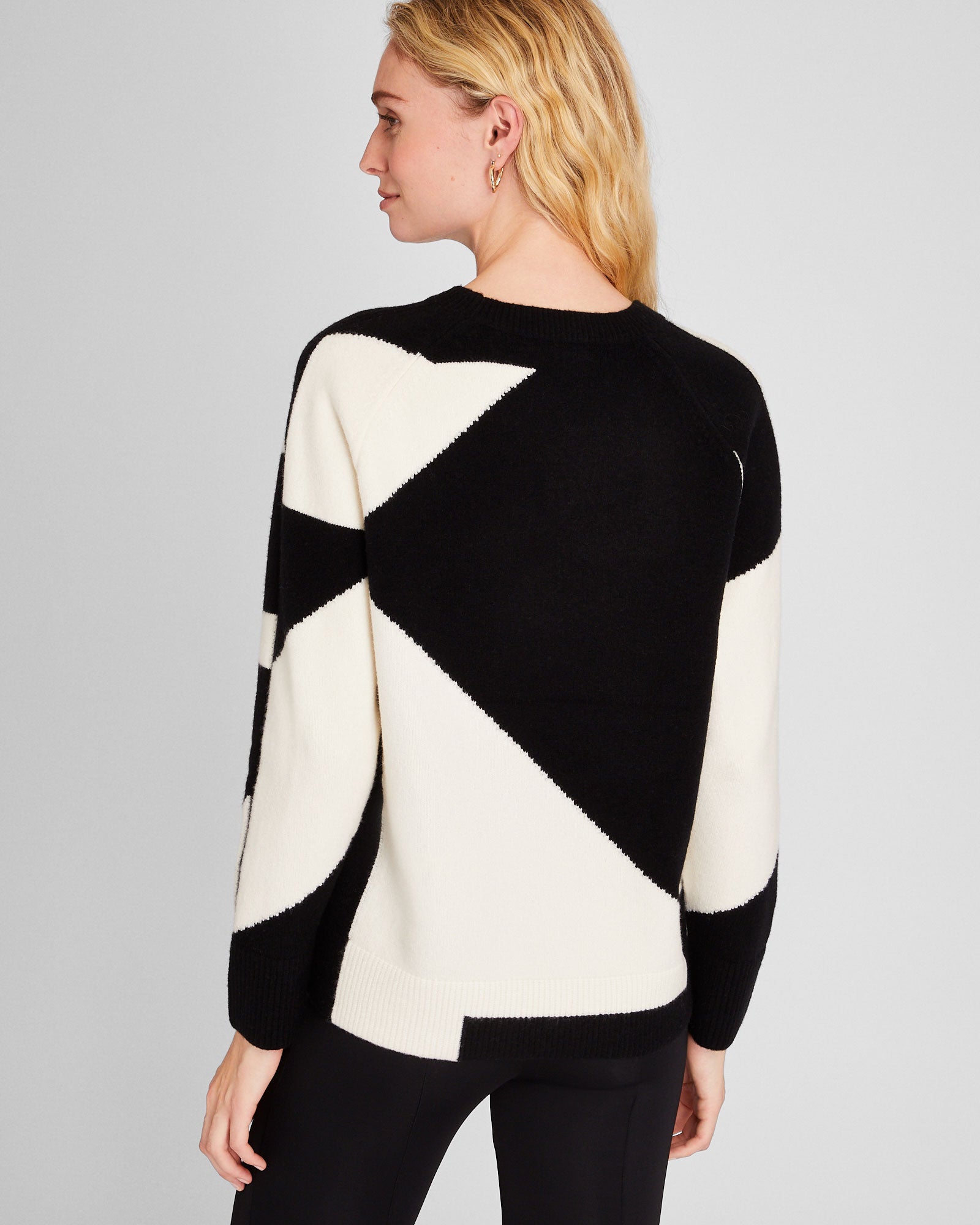 CLUB MONACO - Oversized Intarsia Geo Print Sweater - White-Black