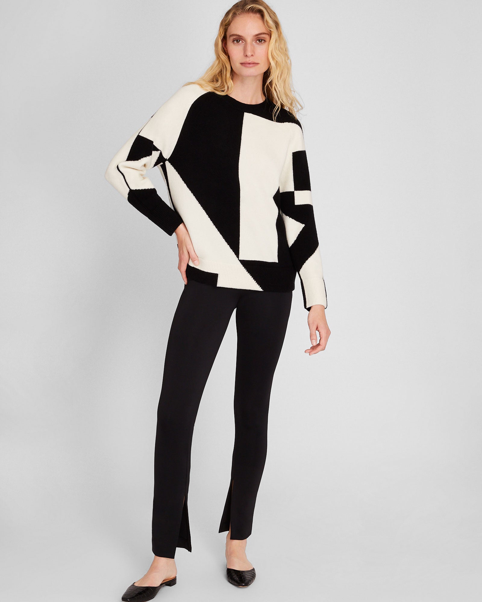 CLUB MONACO - Oversized Intarsia Geo Print Sweater - White-Black