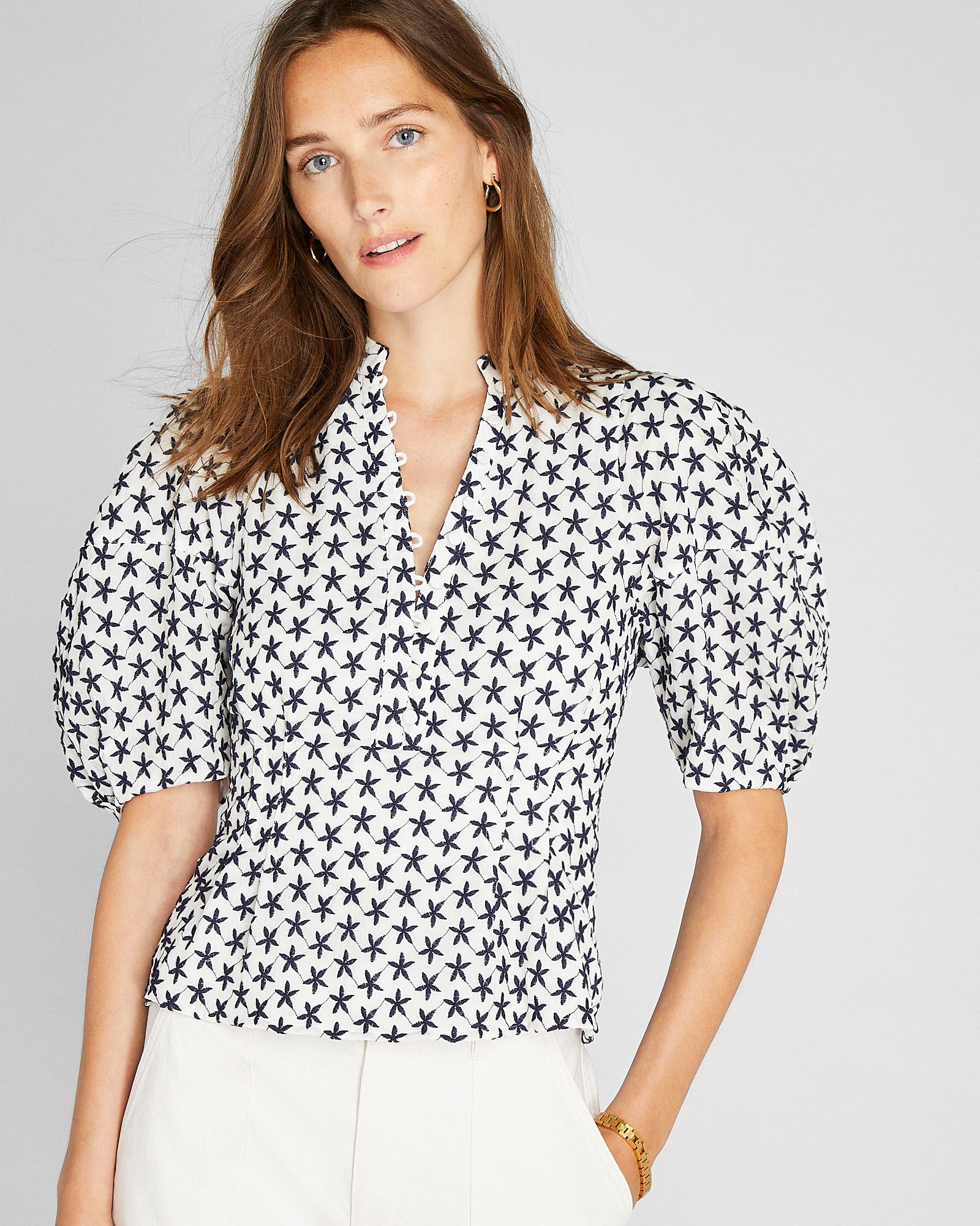 CLUB MONACO - Embroidered Balloon Sleeve Top - White Base