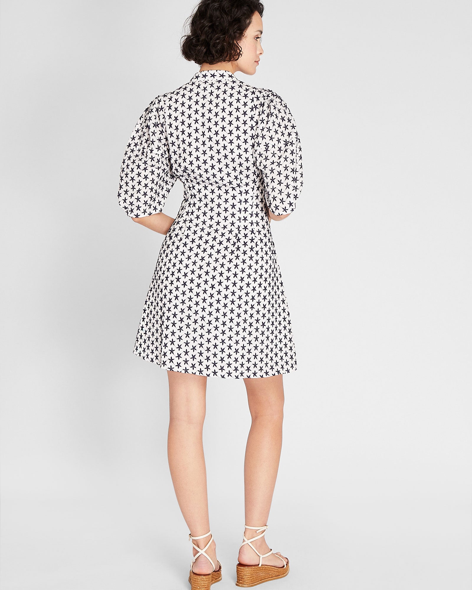 CLUB MONACO - Robe brodée à manches ballons - Blanc