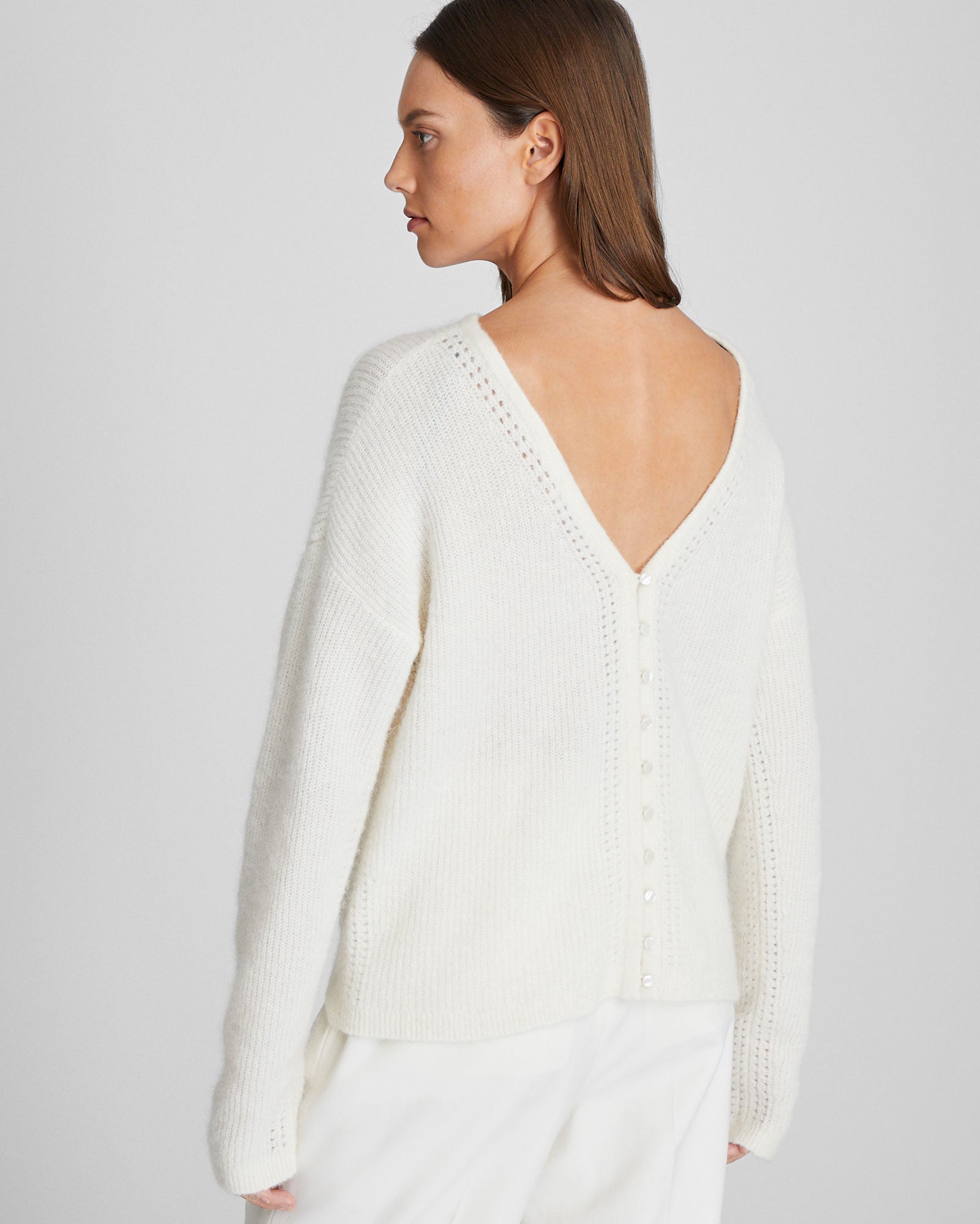 CLUB MONACO - Reversible V-Neck Cardigan - Ivory