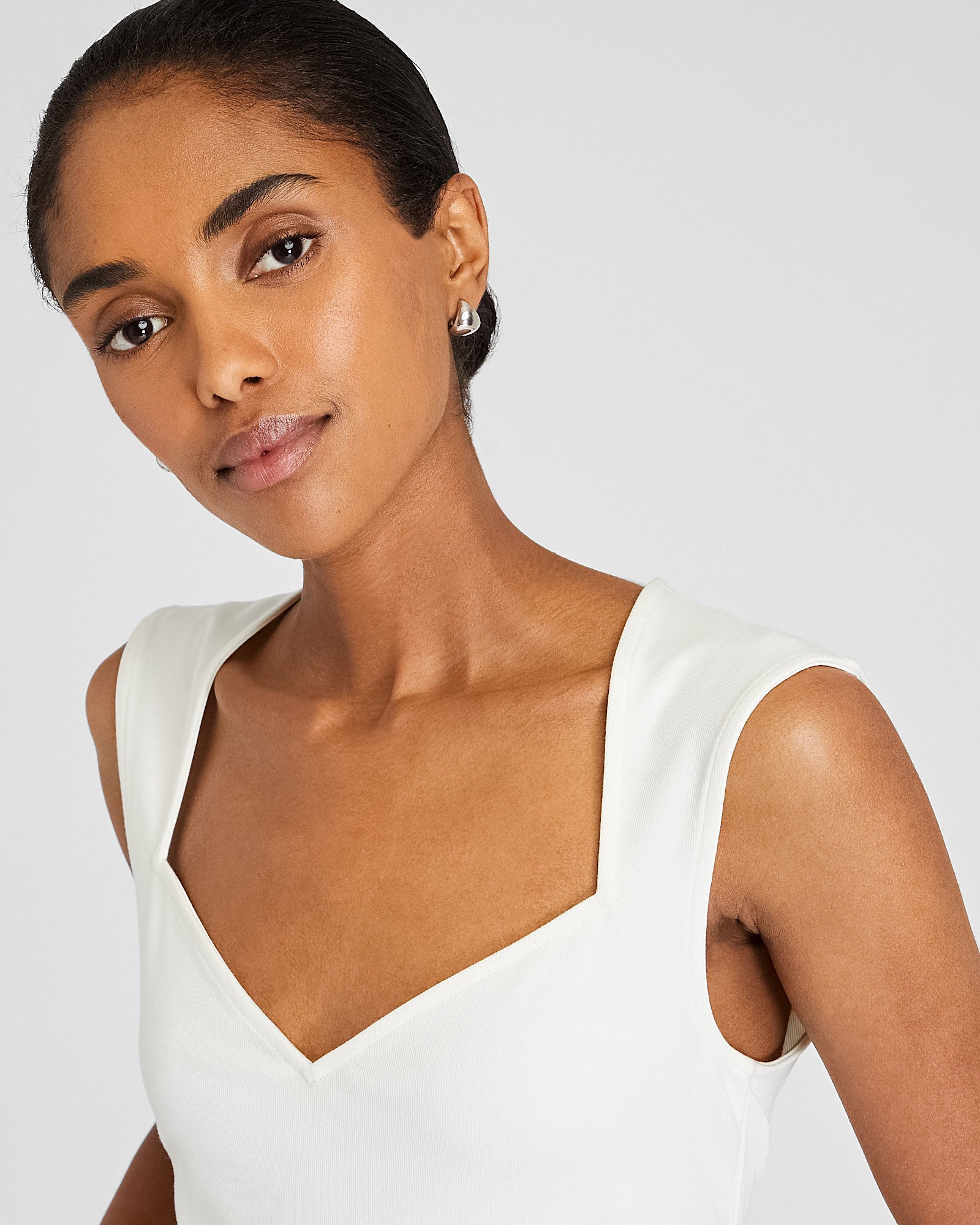 CLUB MONACO - Haut sculpté en tricot - Blanc