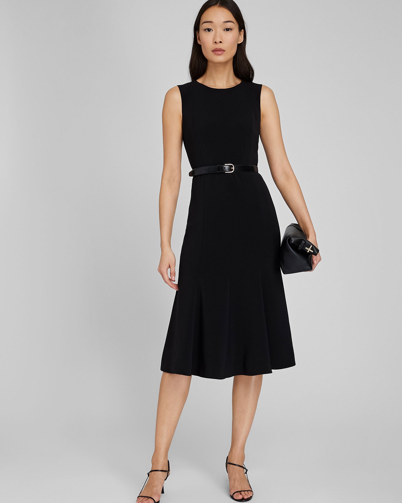 CLUB MONACO - Robe mi-longue en crêpe plissé - Noir