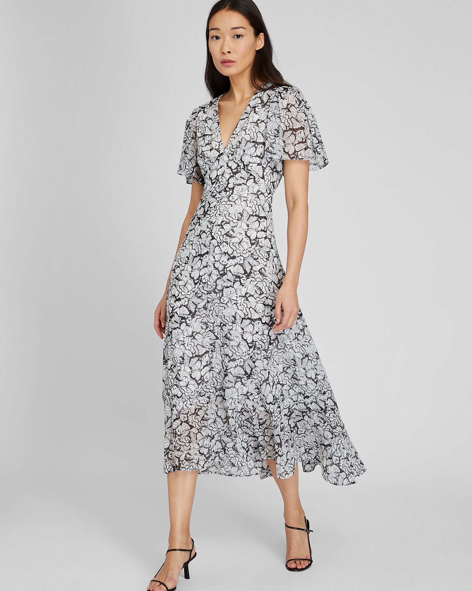 CLUB MONACO - Tiered Flutter Sleeve V-Neck Midi Dress - Black Grand Print