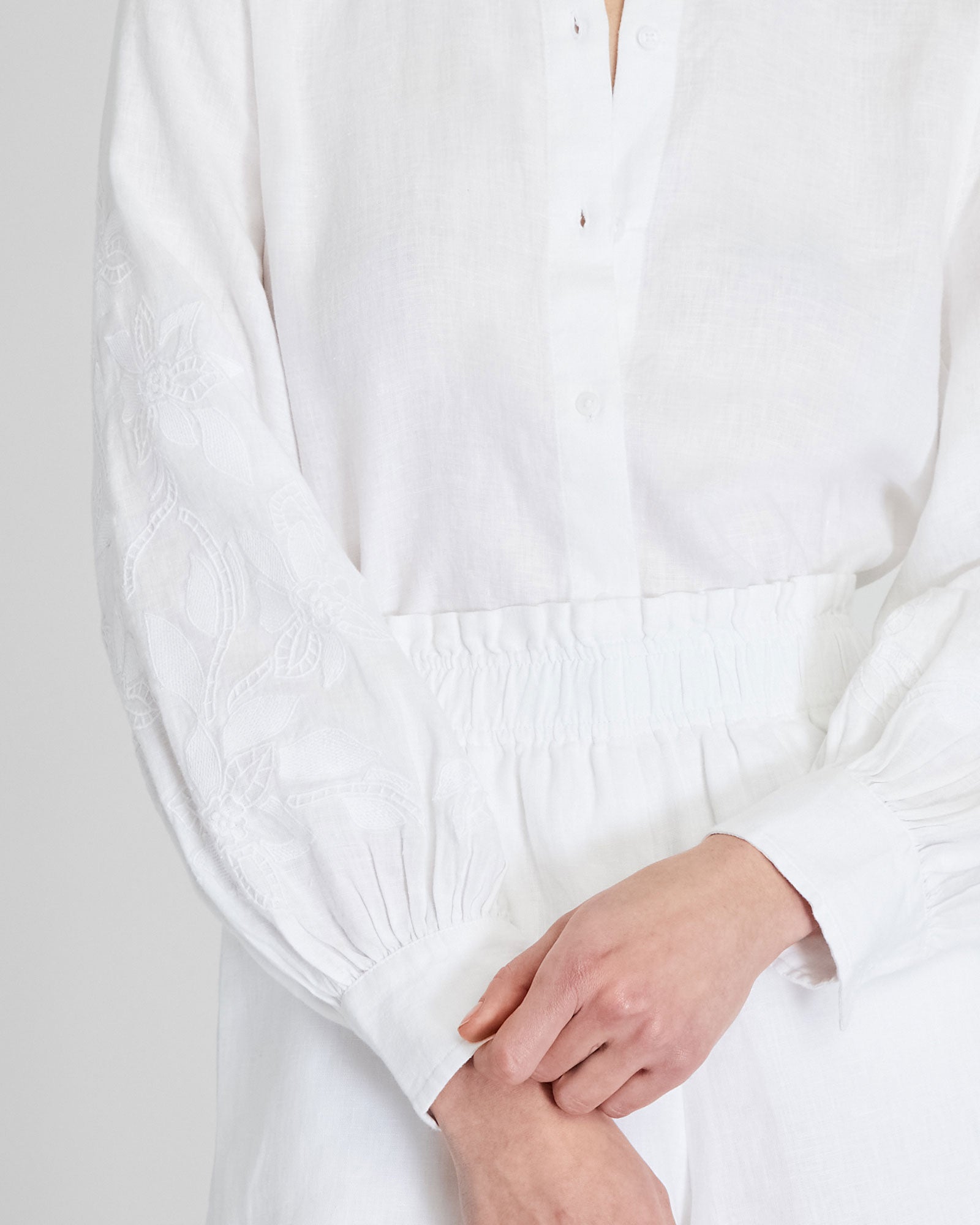 CLUB MONACO - Embroidered Blouson Sleeve Top - White