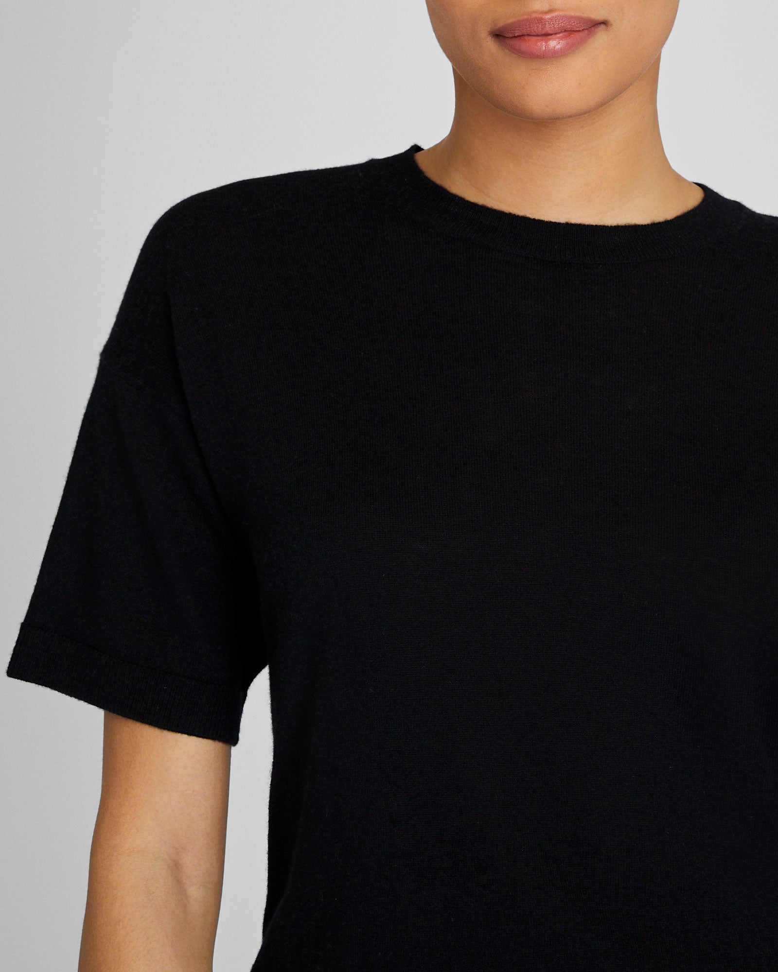CLUB MONACO - Short Sleeve Cashmere Sweater - Black