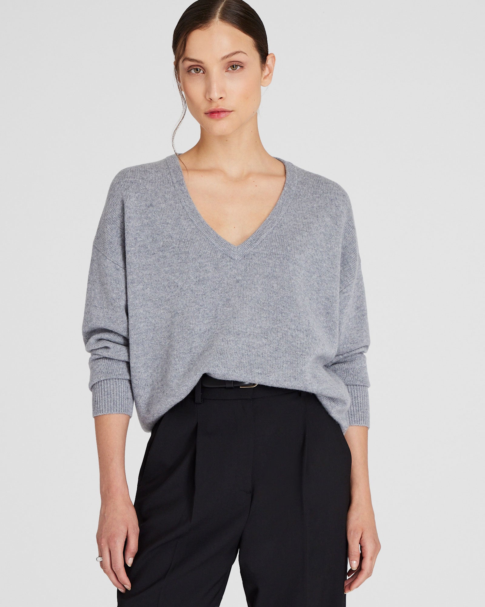 CLUB MONACO - Cashmere V-Neck Sweater - Medium Heather Grey