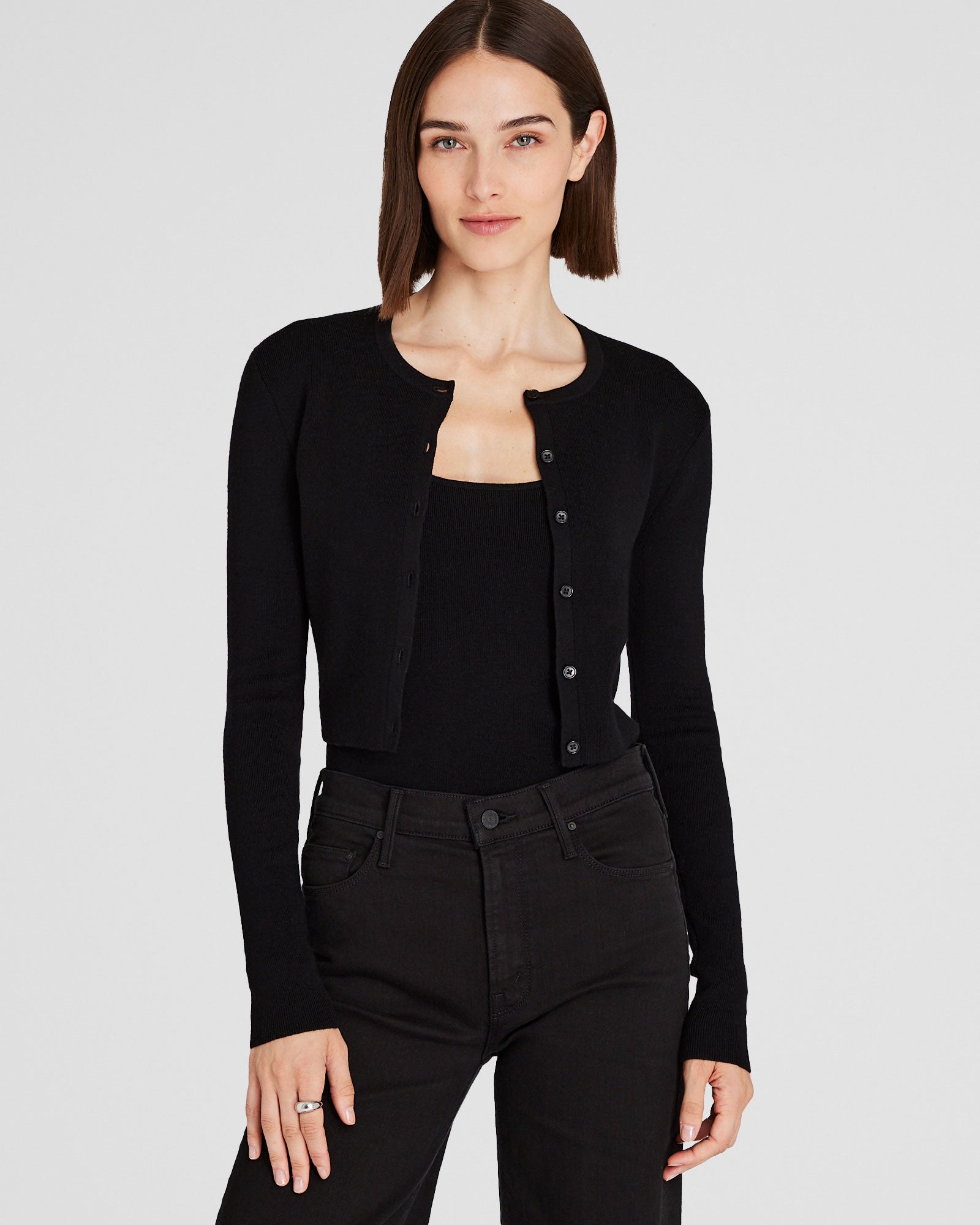 CLUB MONACO - Cardigan court en côtes mérinos - Noir