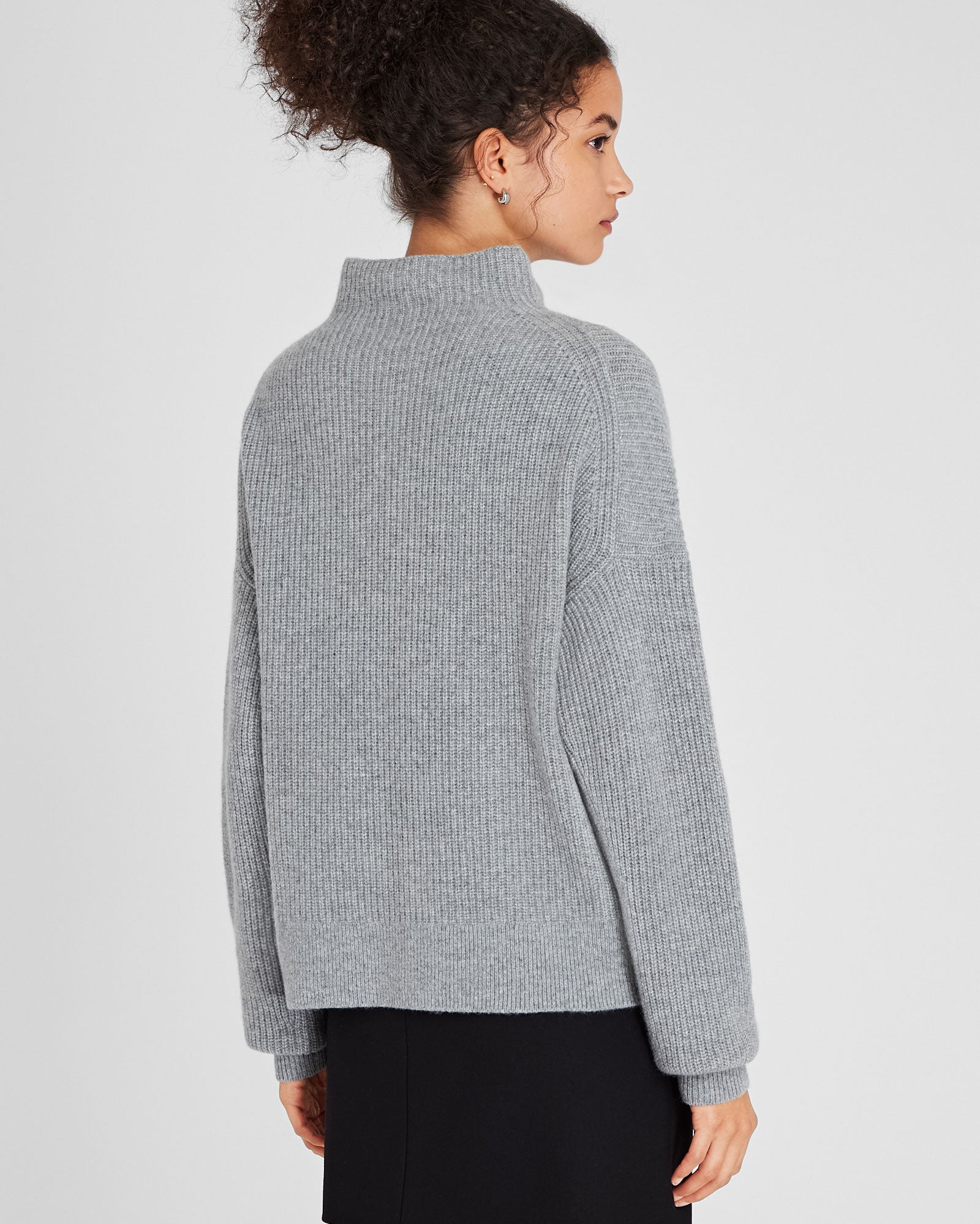 CLUB MONACO - Cashmere Mockneck Sweater - Medium Heather Grey