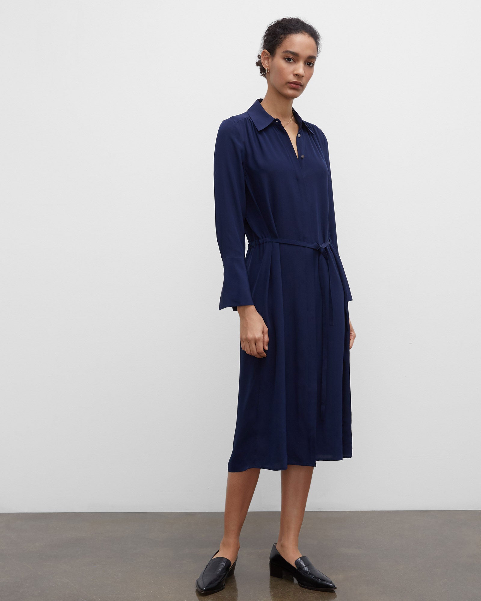 white christmas dresses Women's Blue Shirred Back Midi Shirt Dress