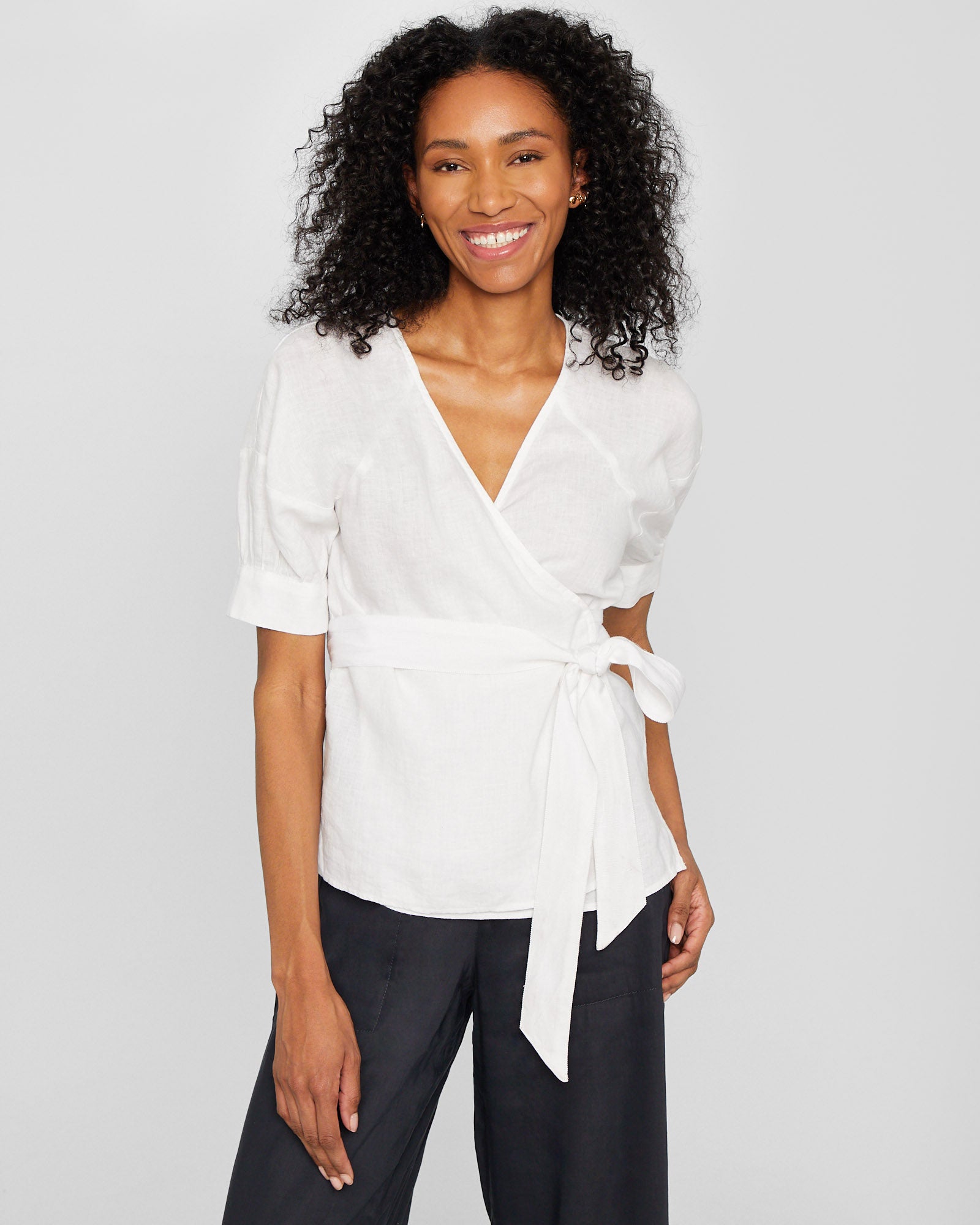 CLUB MONACO - Haut enveloppant en lin - Blanc