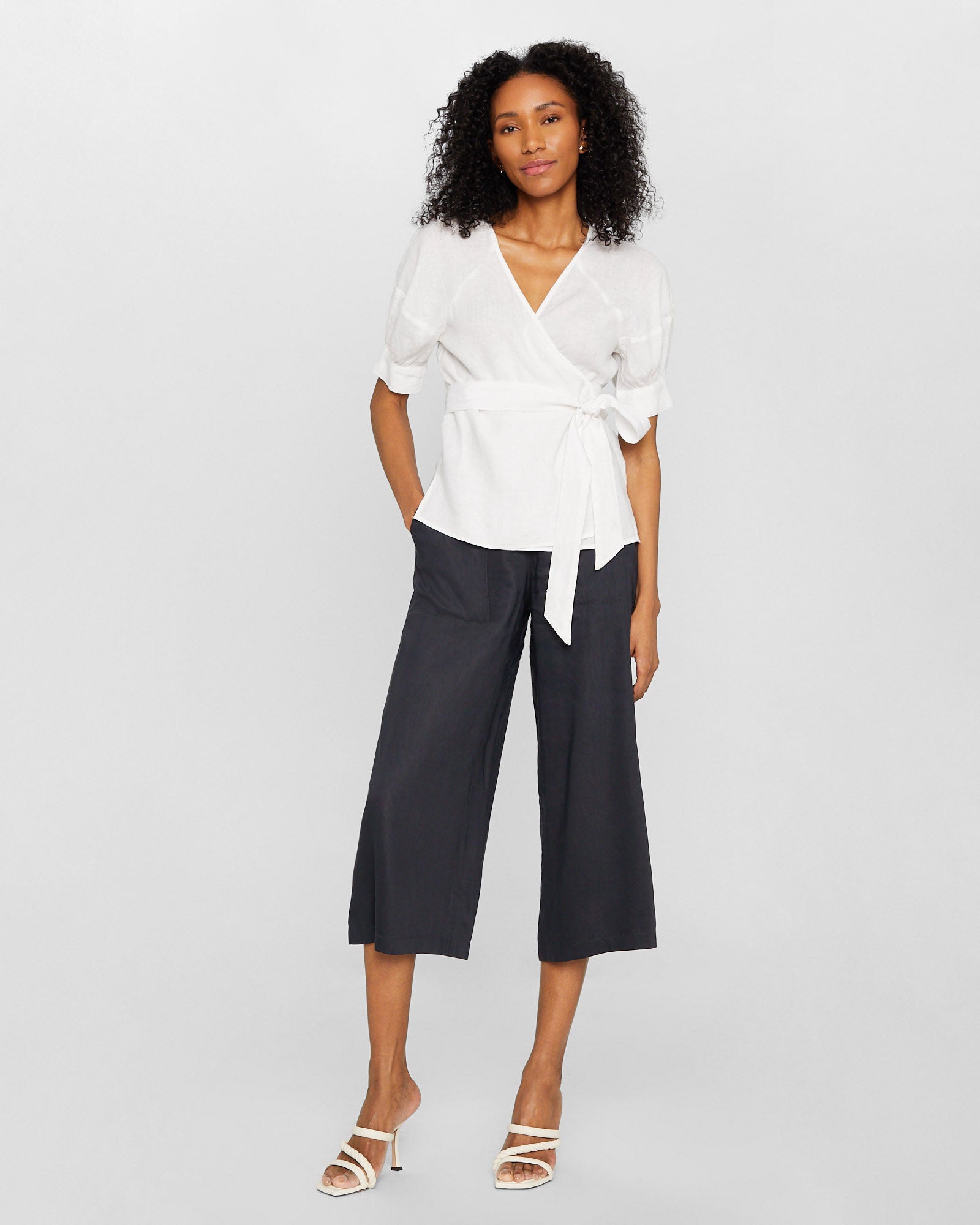 CLUB MONACO - Haut enveloppant en lin - Blanc