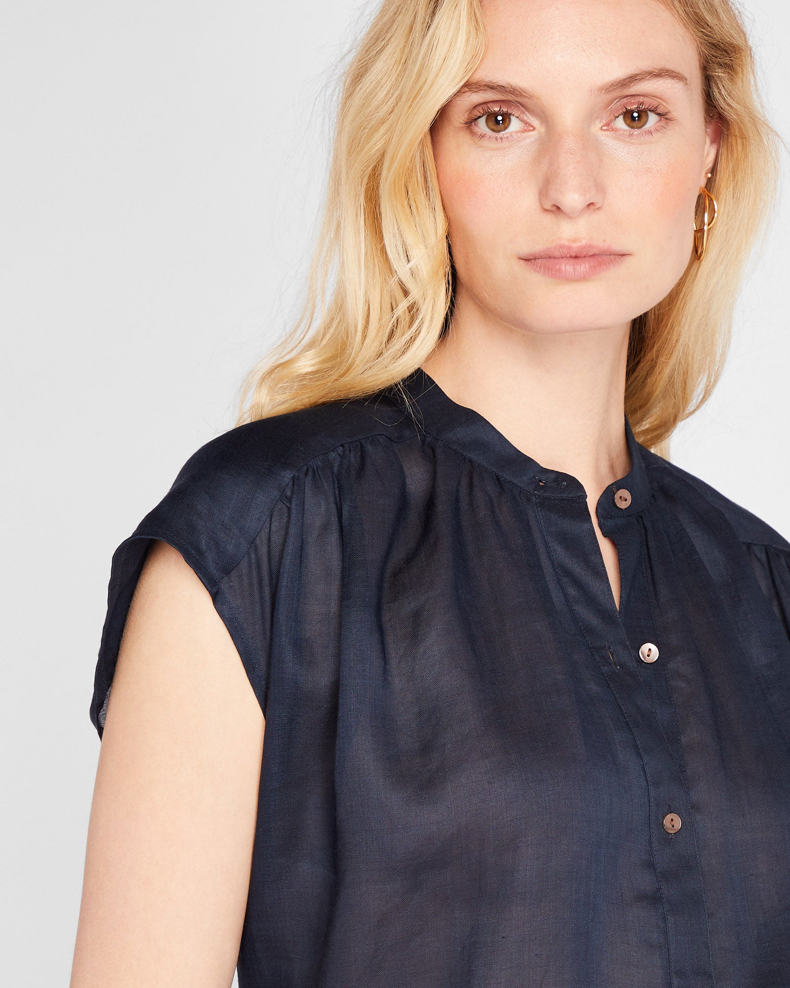 CLUB MONACO - Ramie Sleeveless Shirt - Navy