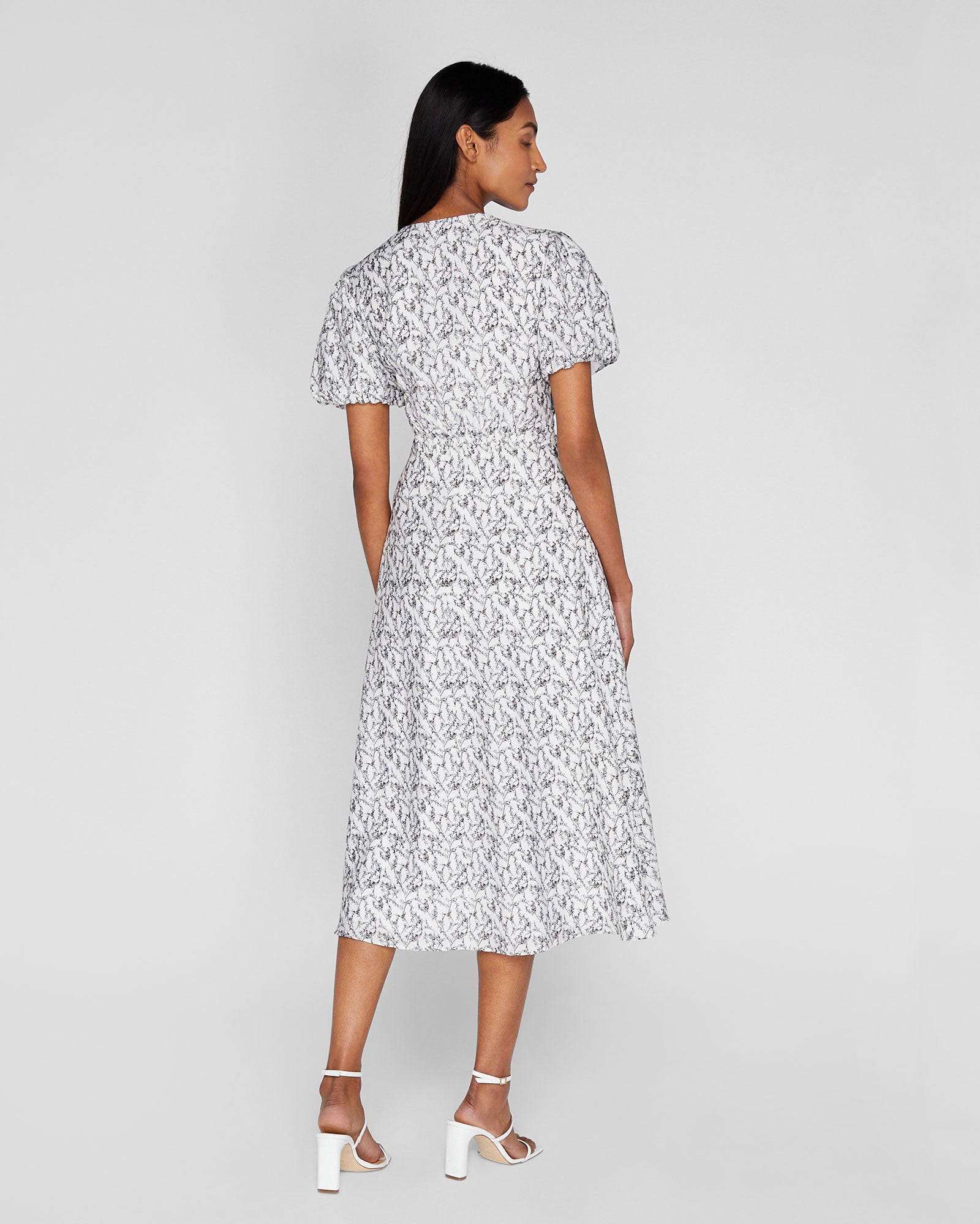 CLUB MONACO - Robe mi-longue à boutons - Base De Crème