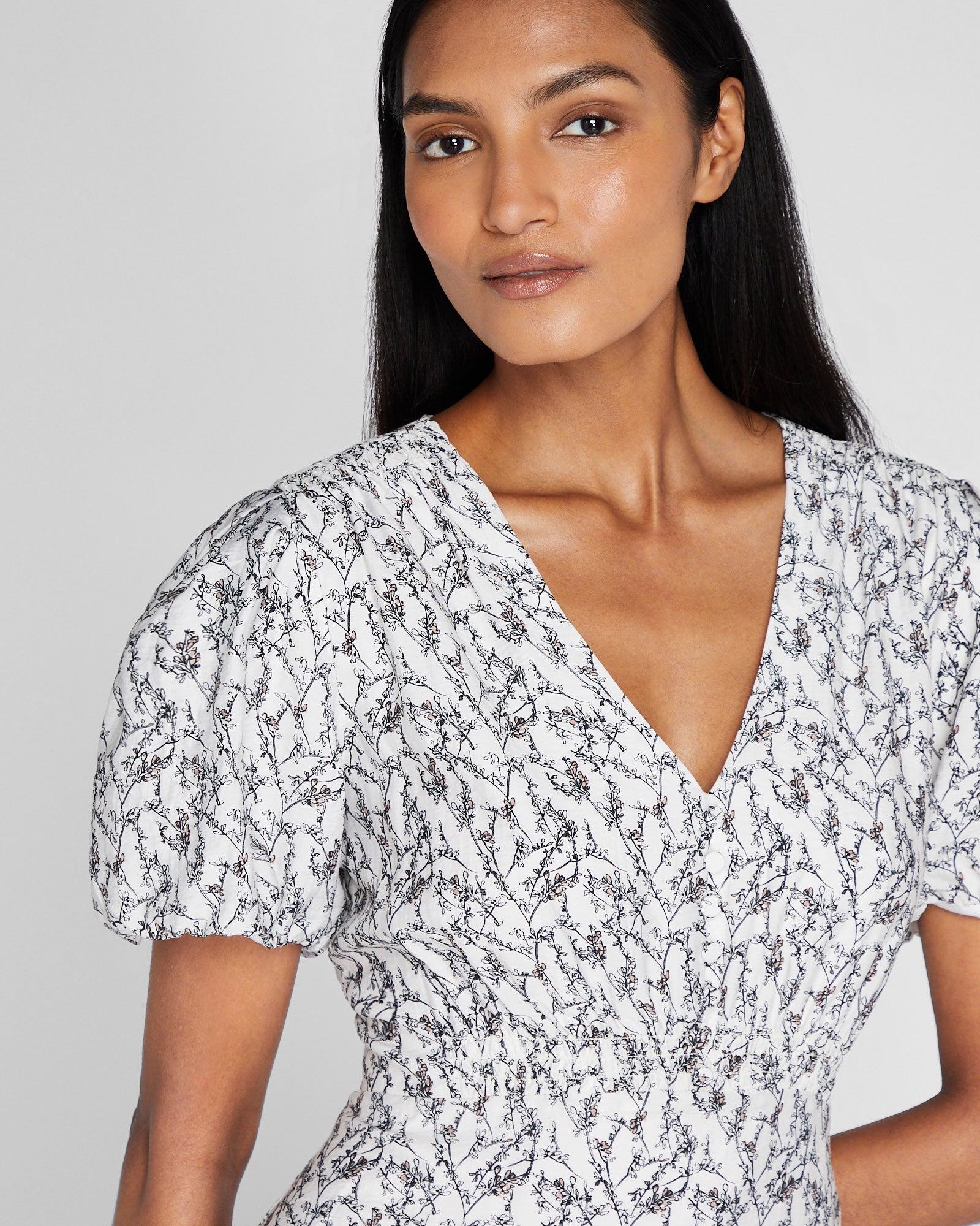 CLUB MONACO - Robe mi-longue à boutons - Base De Crème