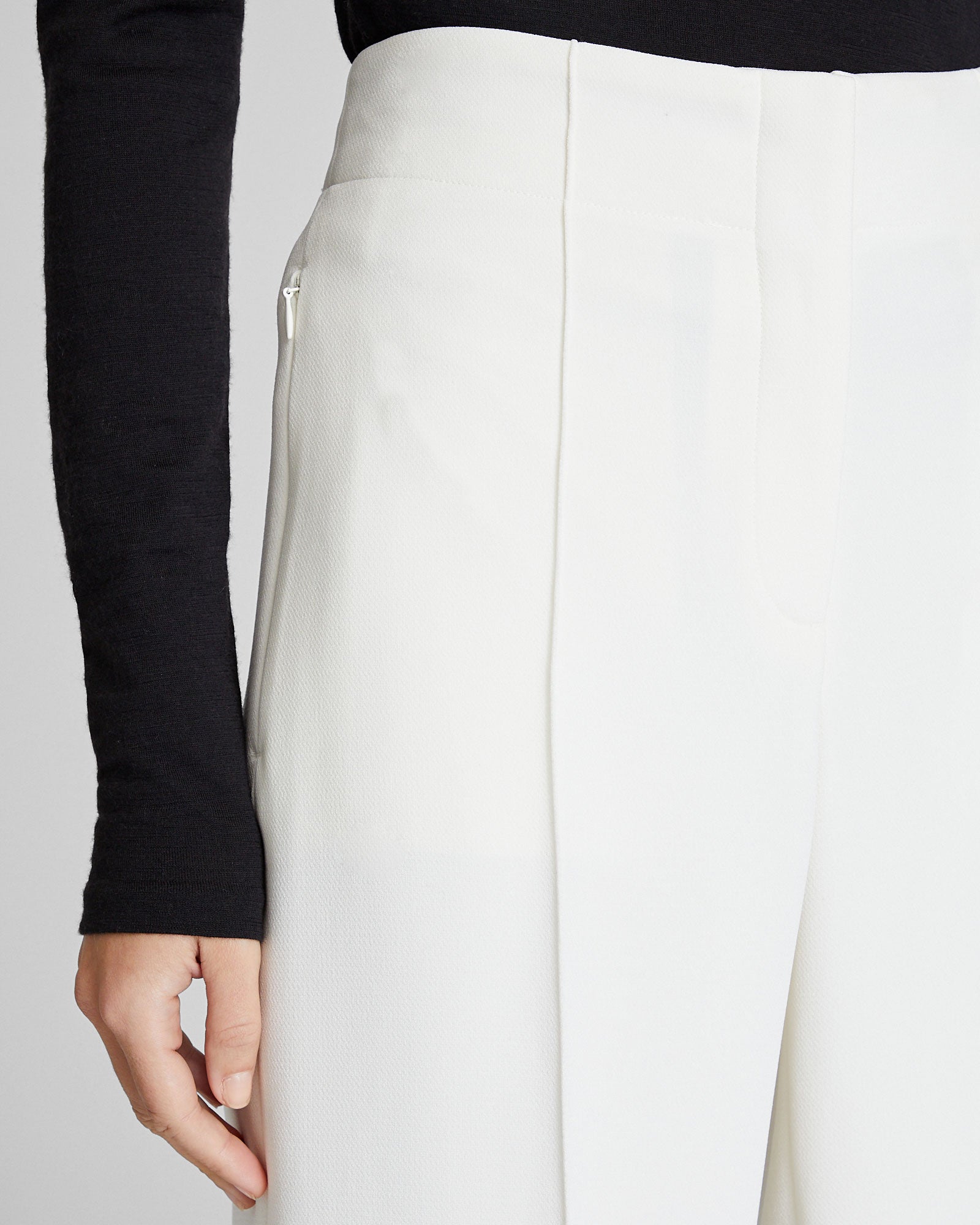 CLUB MONACO - Fluid Crepe Trouser - Cream