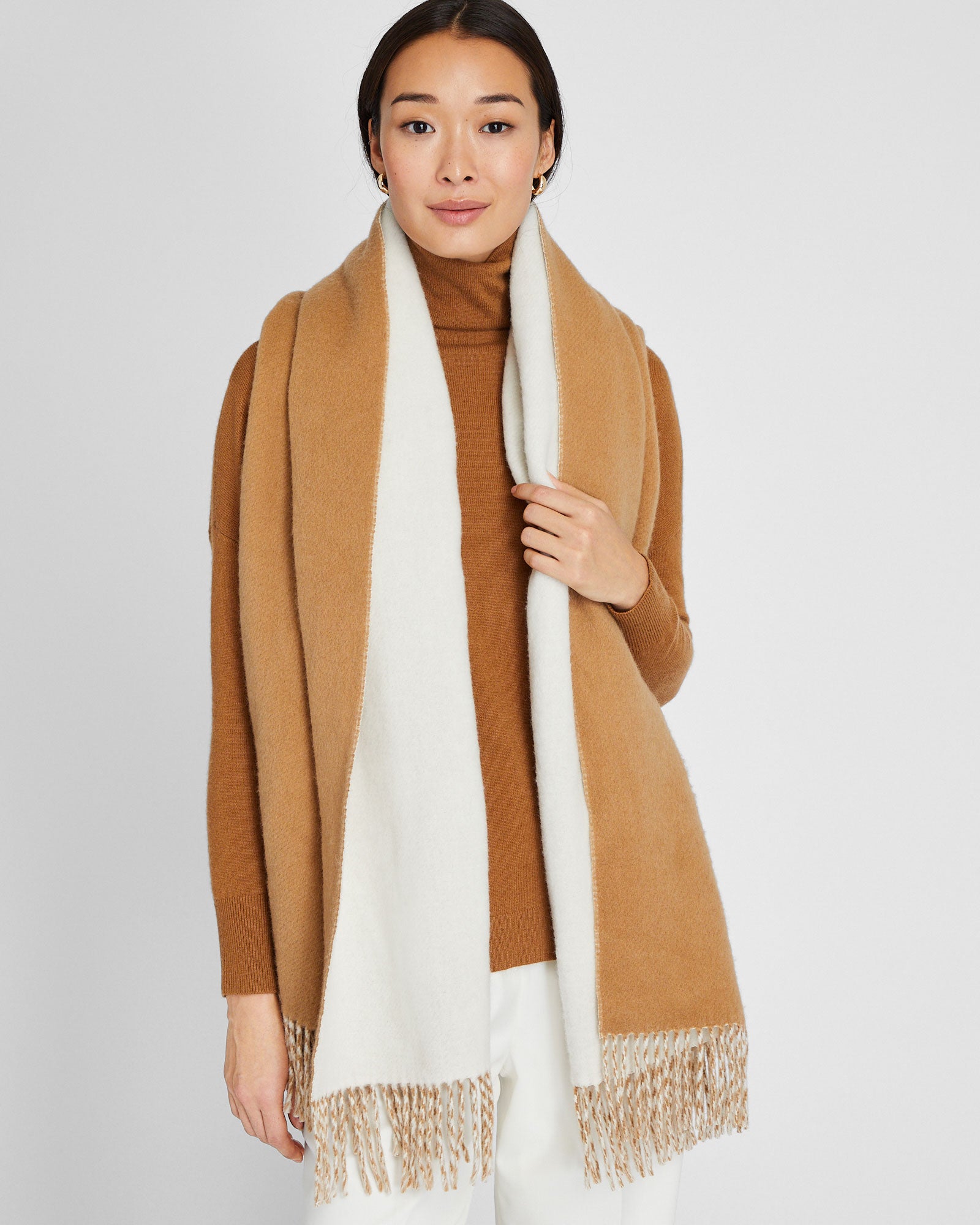 CLUB MONACO - Doubleface Scarf - Camel