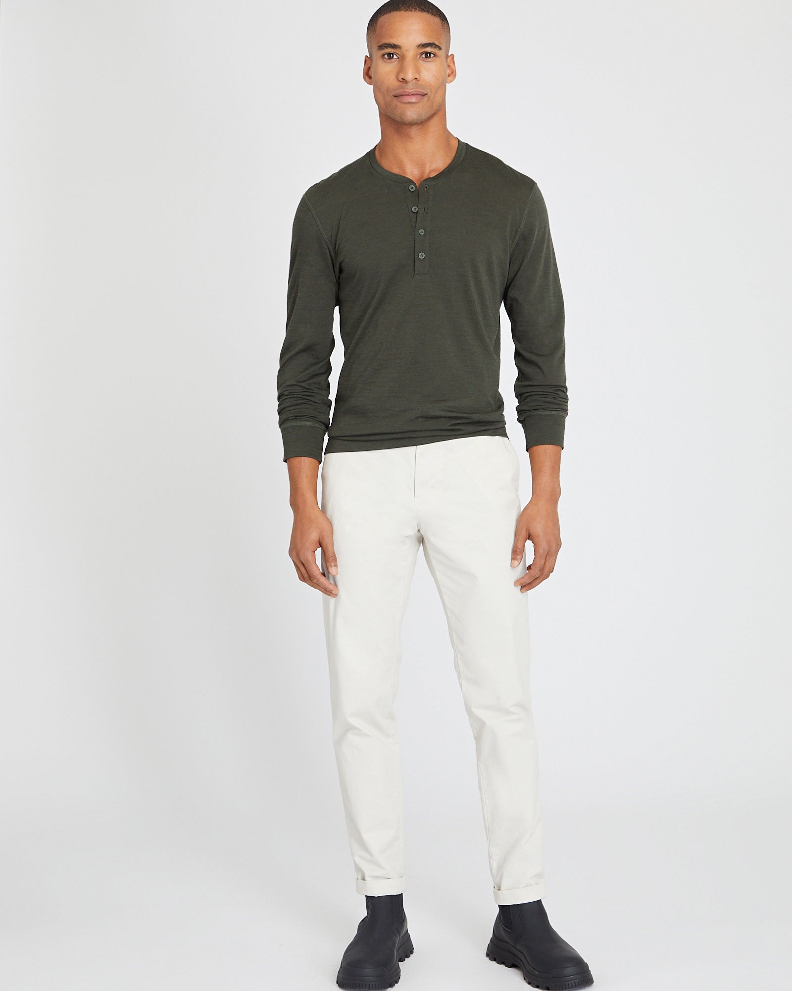 CLUB MONACO - Refined Wool Long Sleeve Henley - Olive
