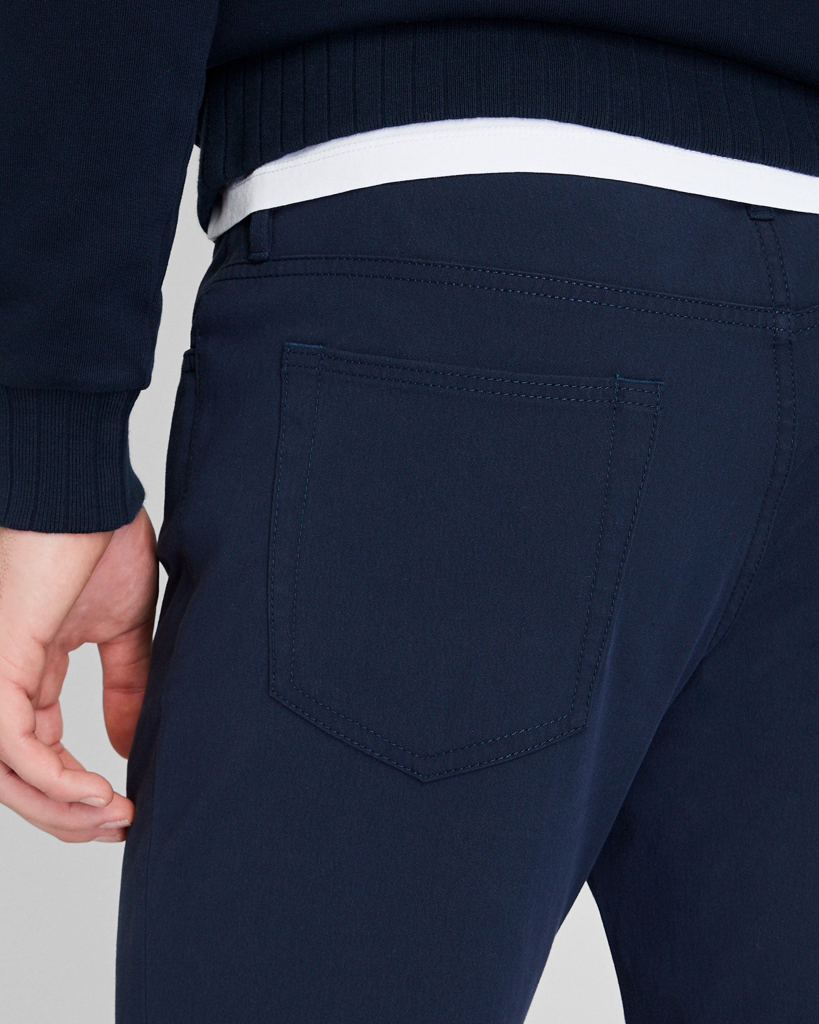 CLUB MONACO - 5 Pocket Connor Tech Pant - Navy
