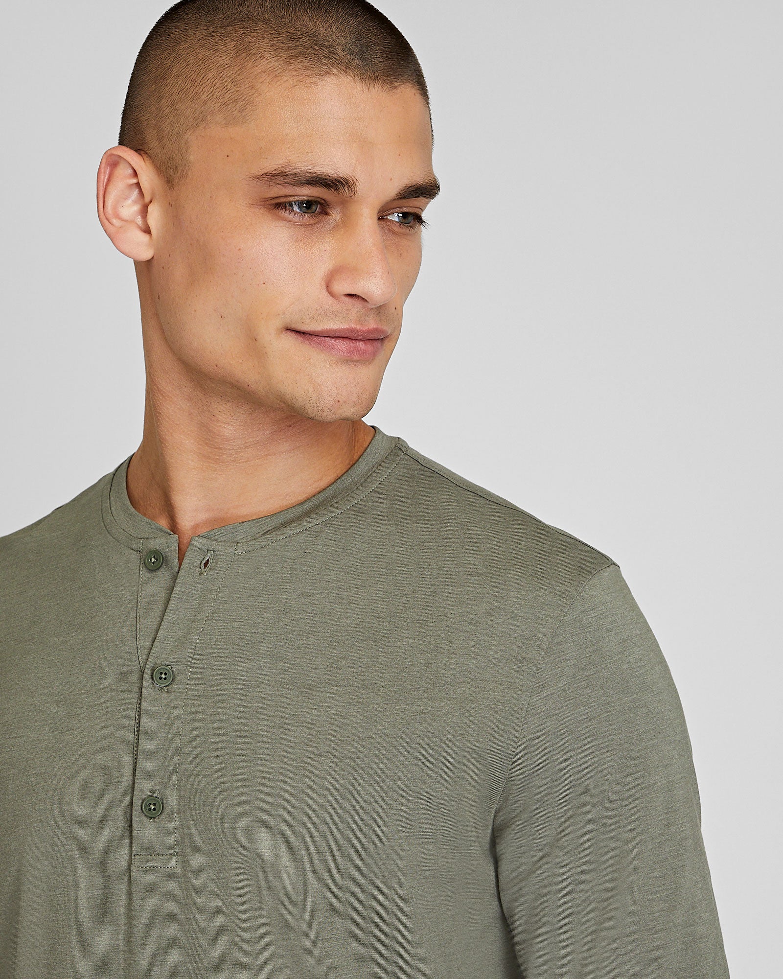 CLUB MONACO - Henley technique à manche longue - Olive poussiéreuse