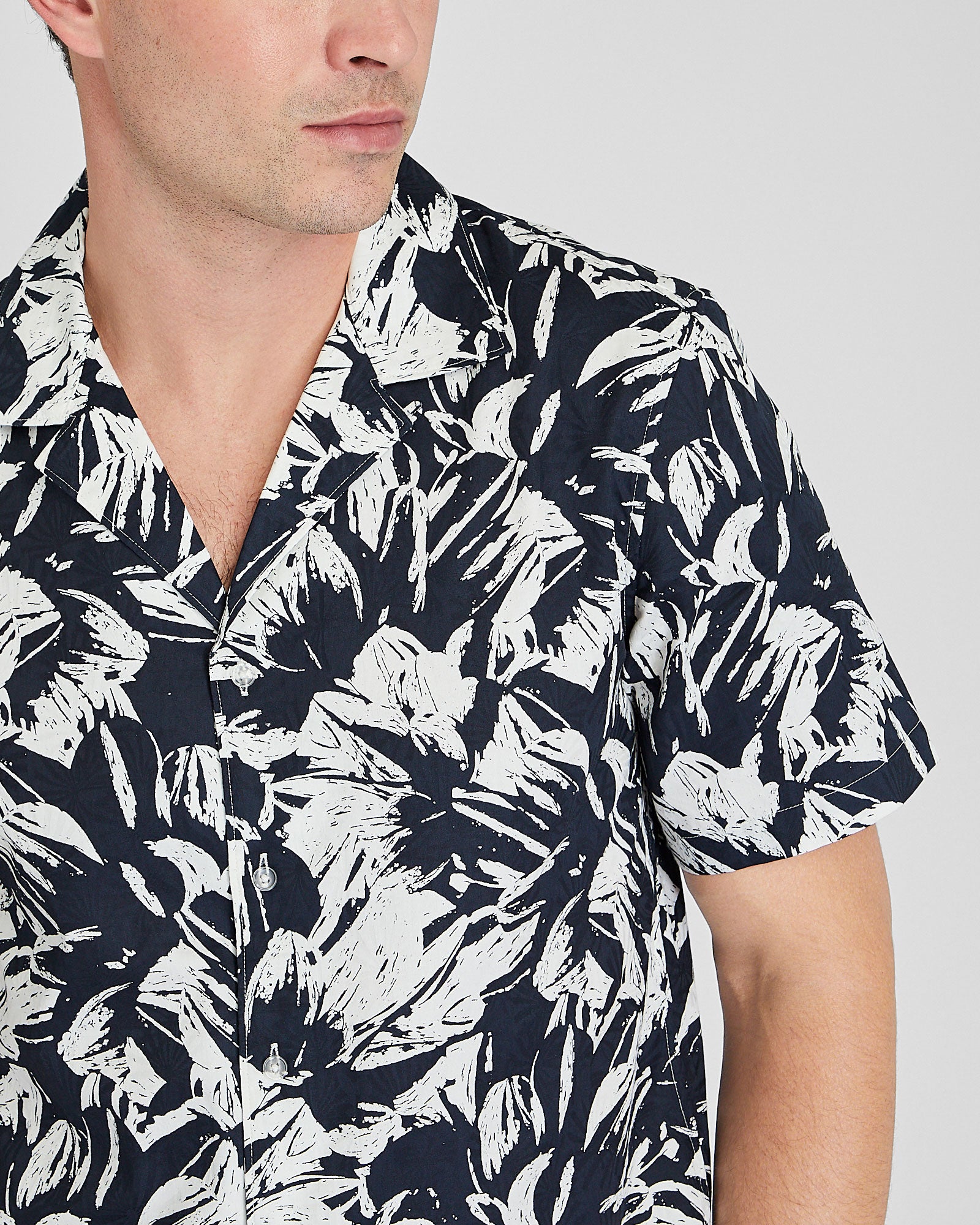 CLUB MONACO - Short Sleeve Camp Collar Mojito Floral Print Shirt - Navy