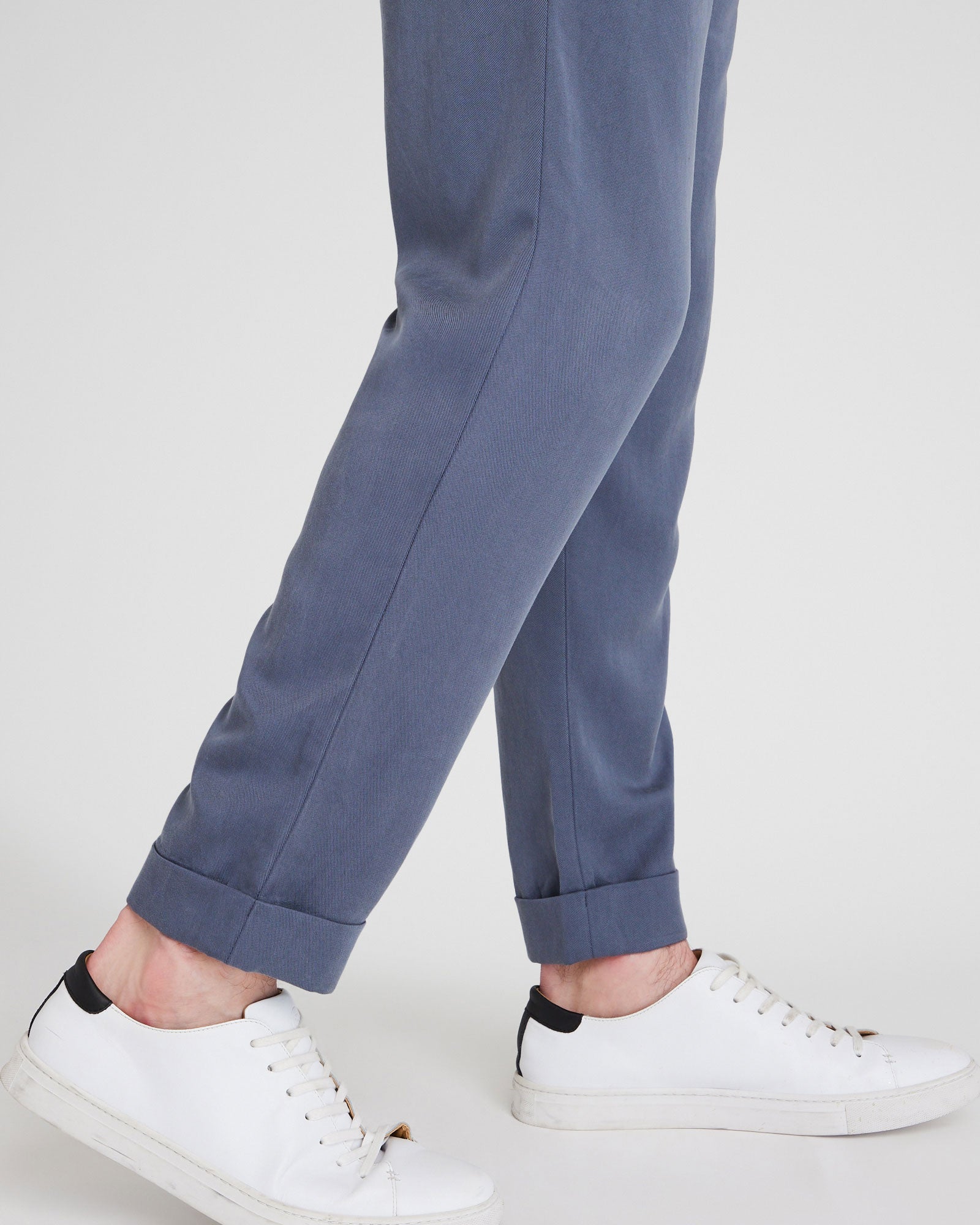 CLUB MONACO - Pantalon élastiqué en lyocell - Bleu Ardoise