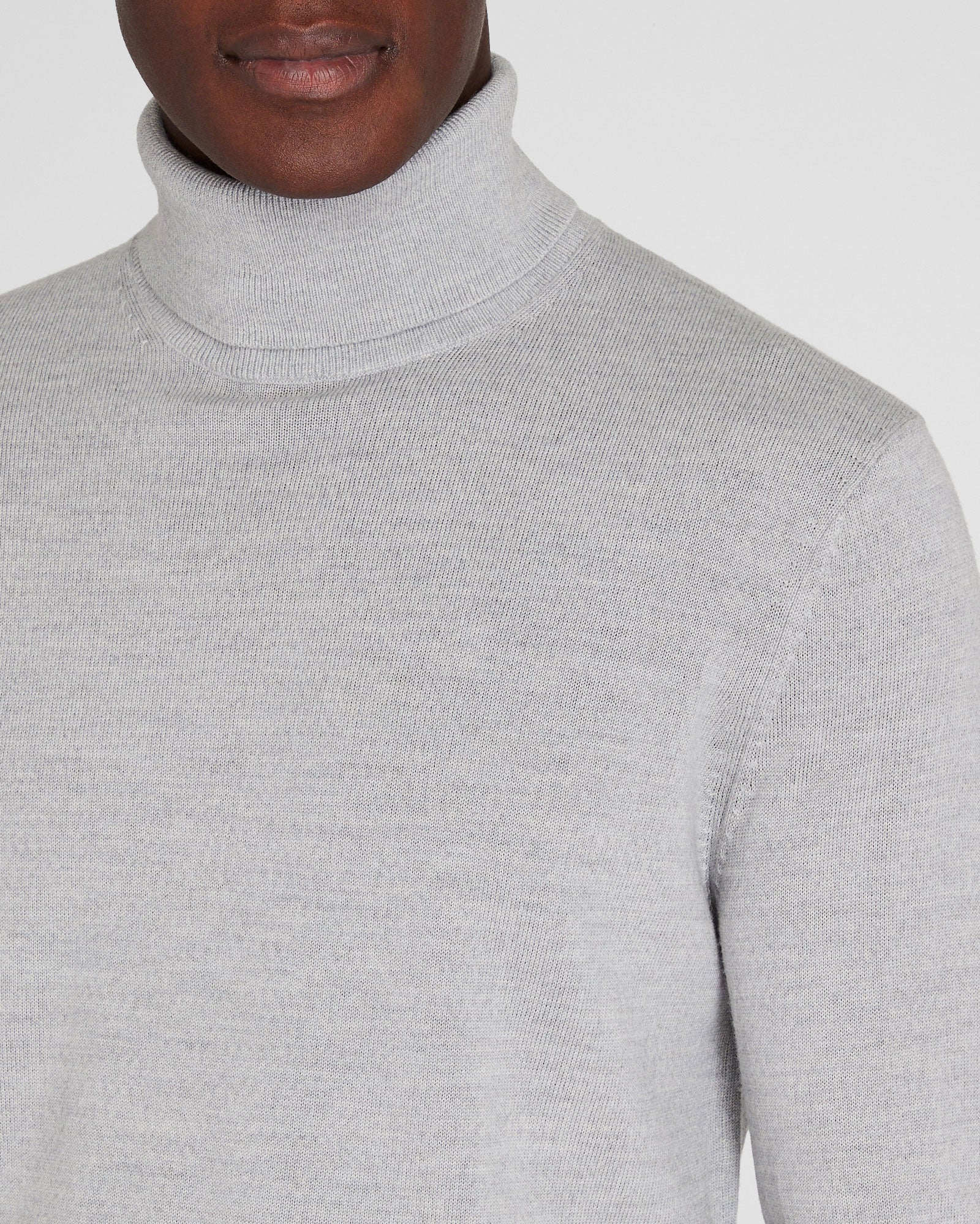 CLUB MONACO - Merino Turtleneck - Light Heather Grey