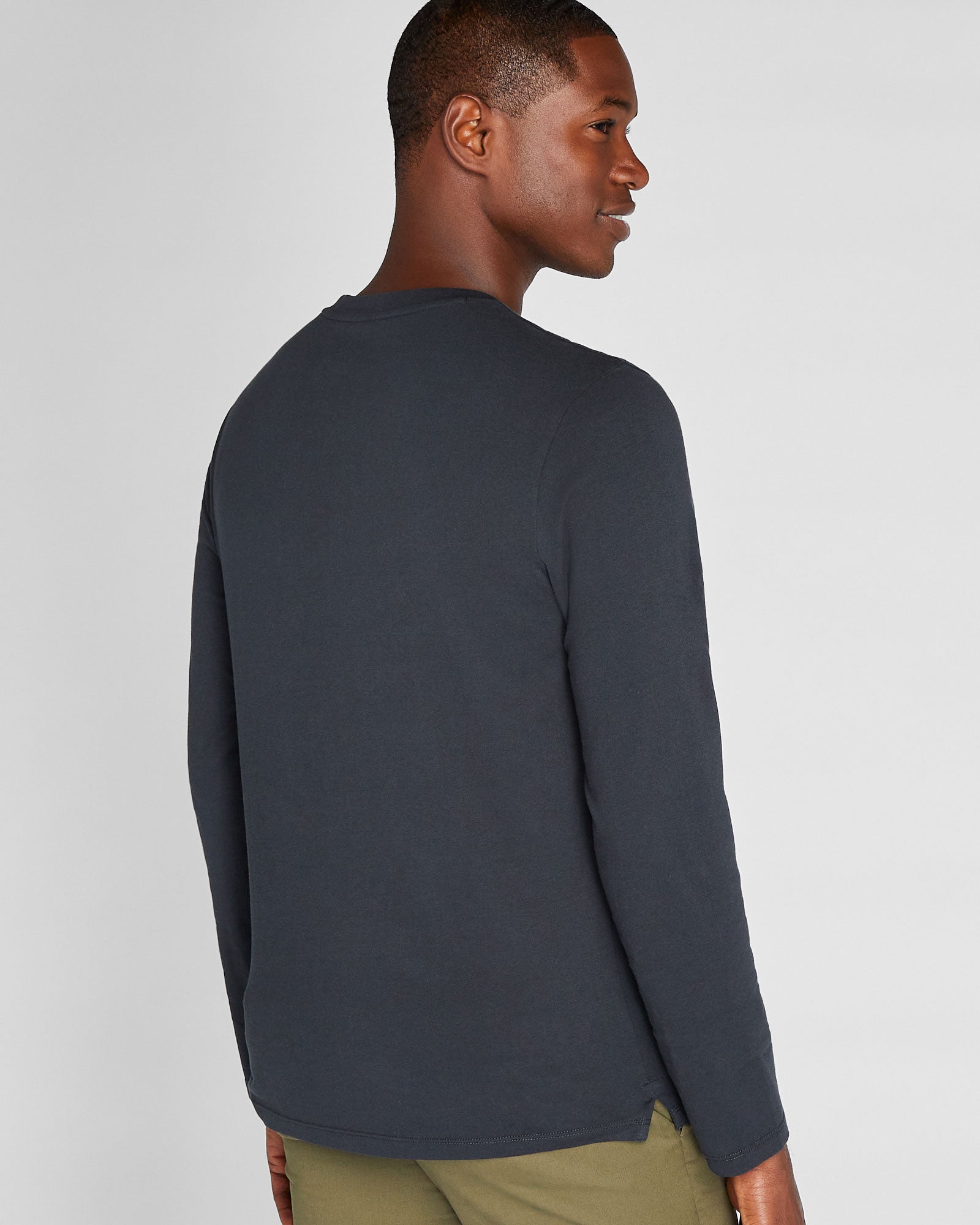 CLUB MONACO - T-shirt Williams à manches longues - Éclipse