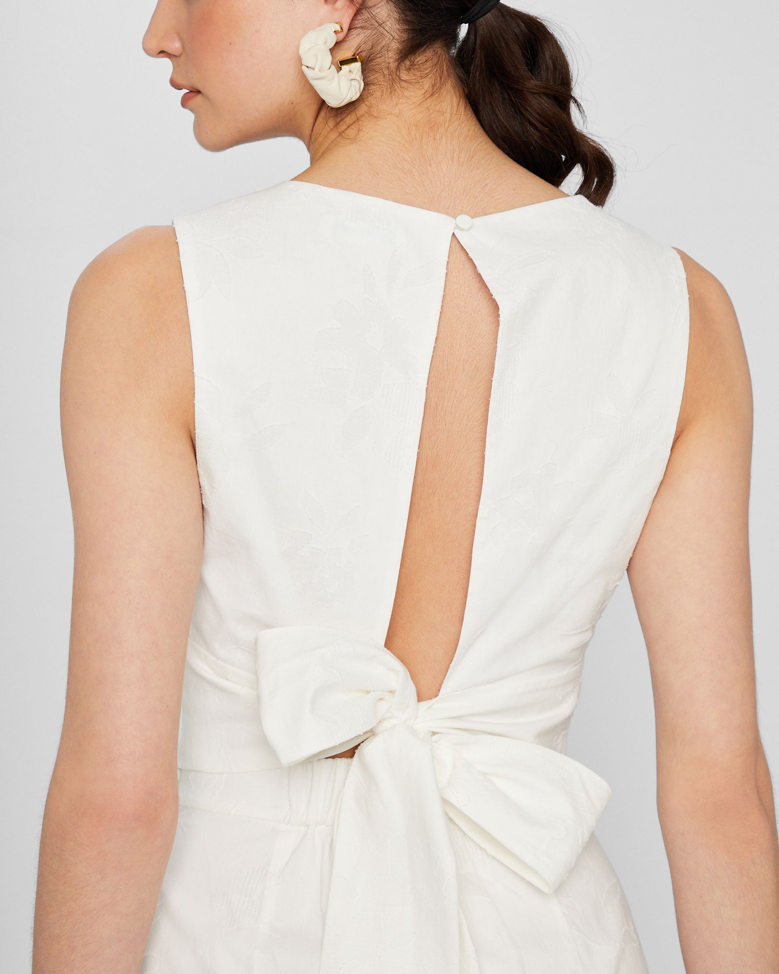 CLUB MONACO - Floral Jacquard Tie Back Crop Top - White