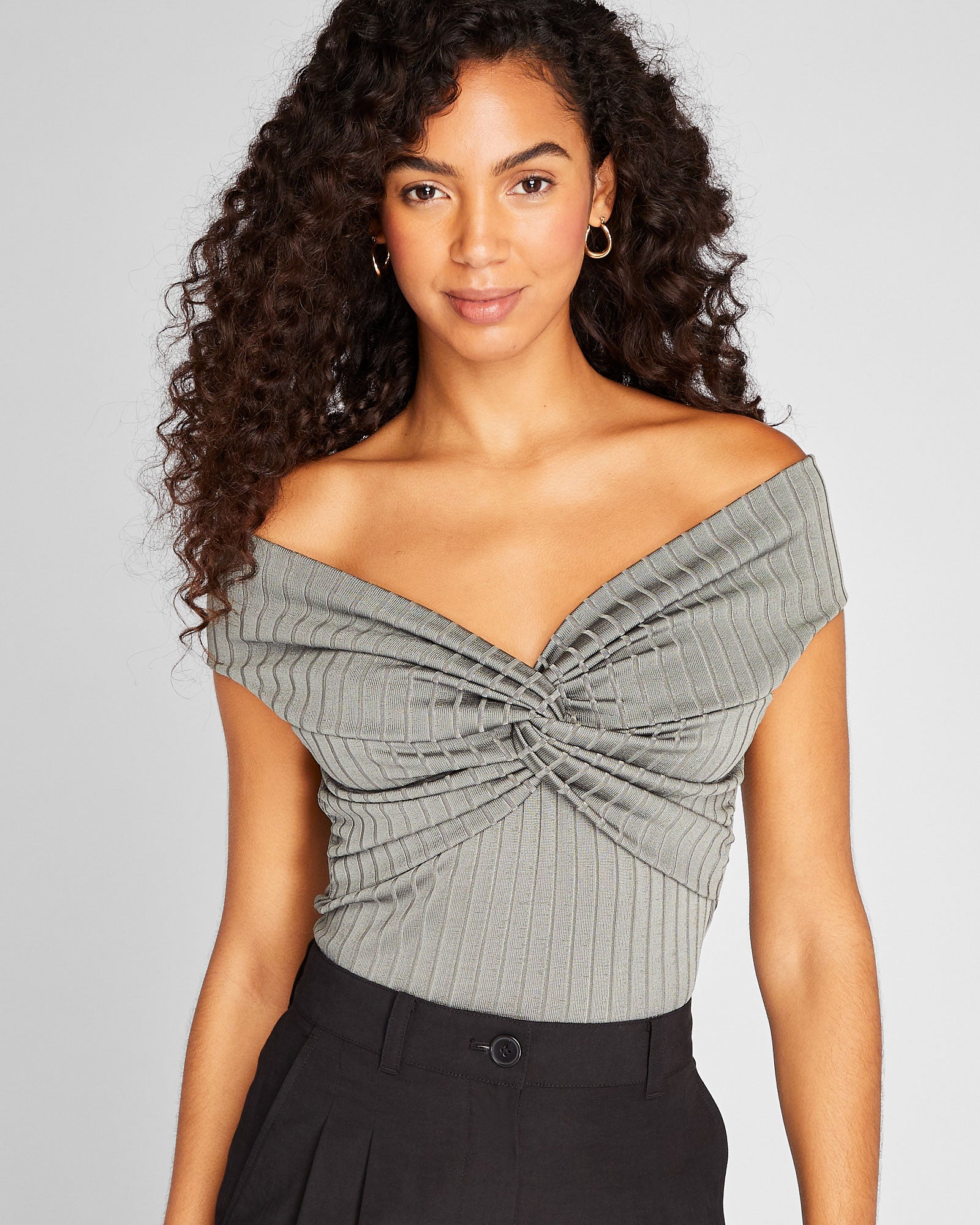CLUB MONACO - Open V-Neck Twist Top - Dark Green