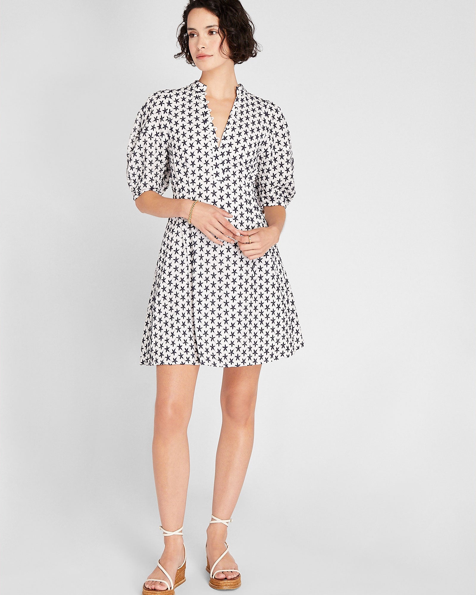 CLUB MONACO - Robe brodée à manches ballons - Blanc