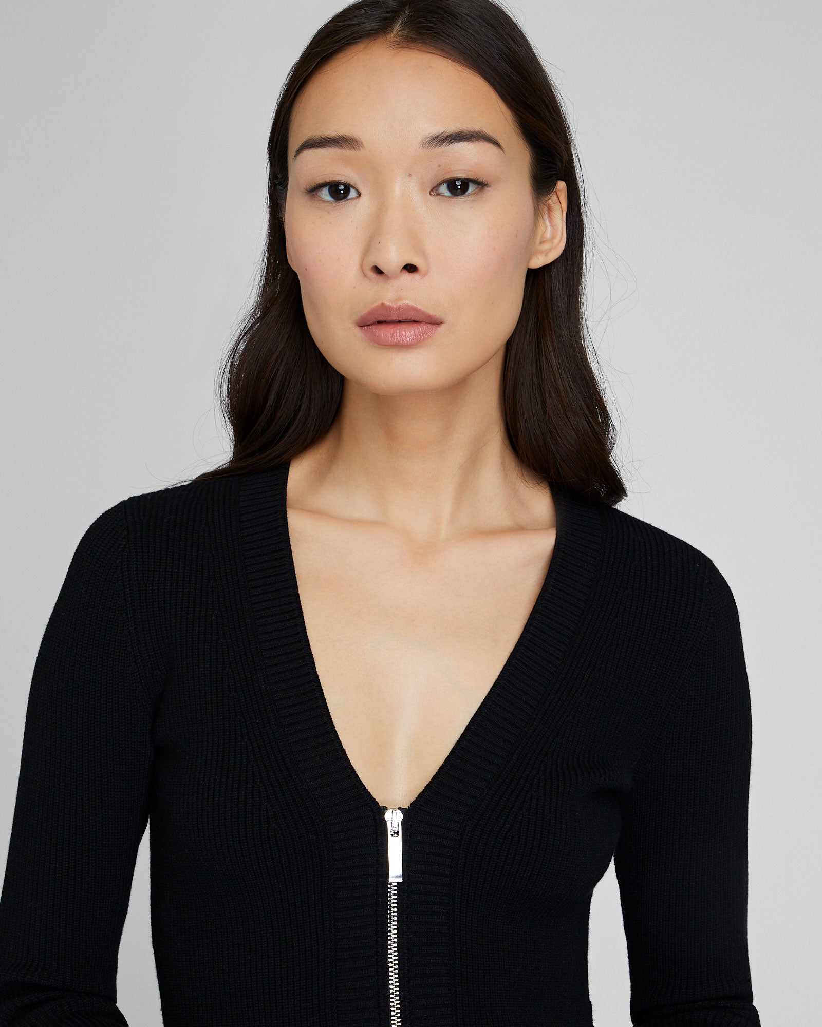 CLUB MONACO - Deep V-Neck Zipper Cardigan - Black