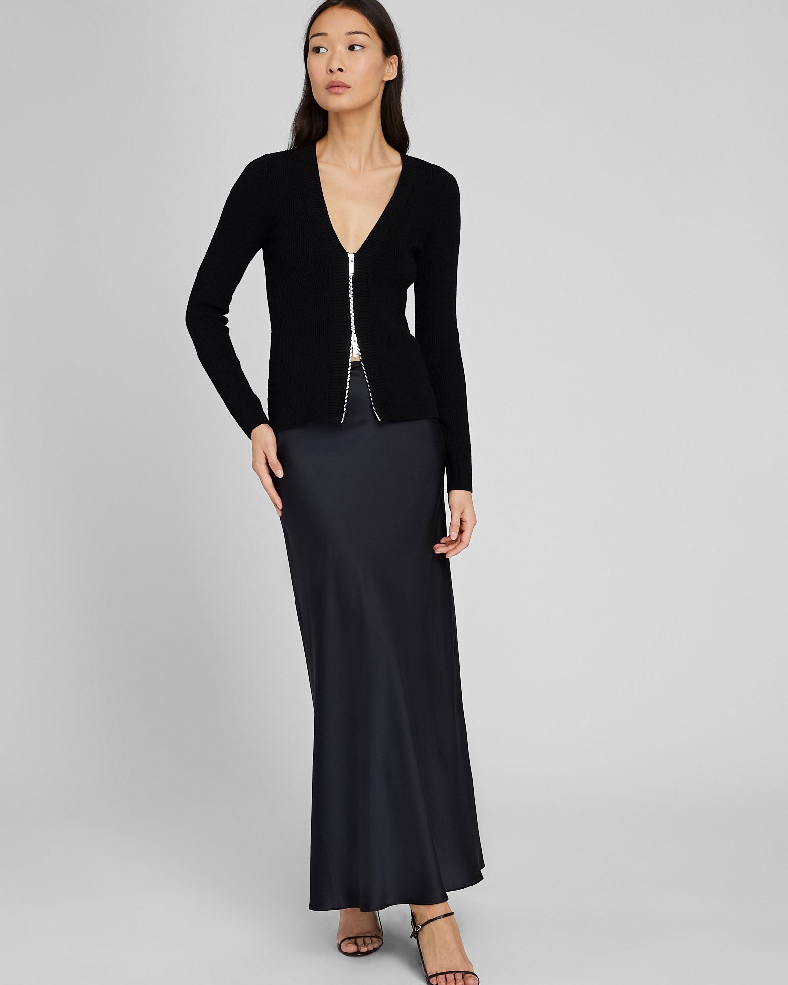 CLUB MONACO - Deep V-Neck Zipper Cardigan - Black