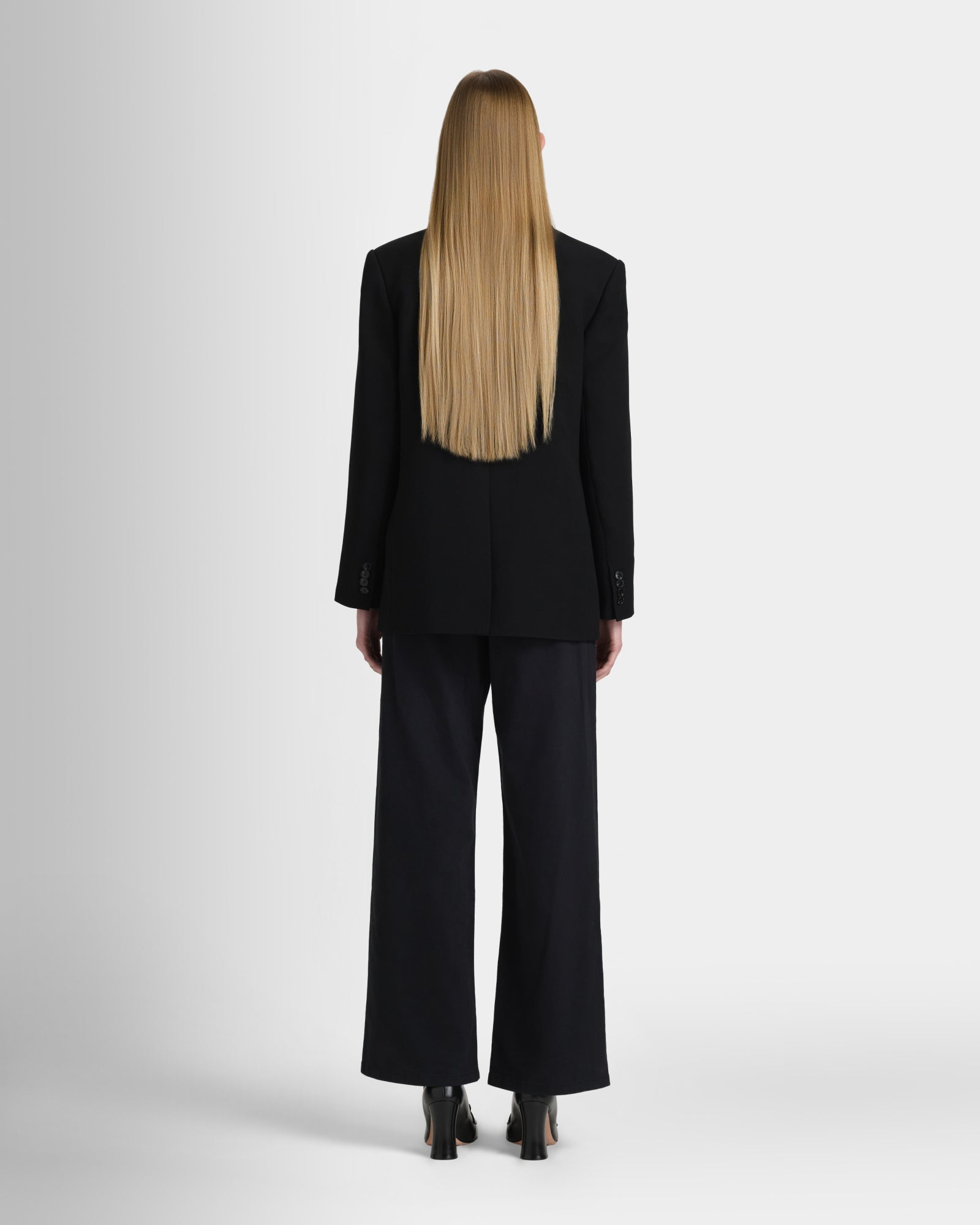 Club Monaco Corp, CA - Relaxed Crepe Blazer - Black