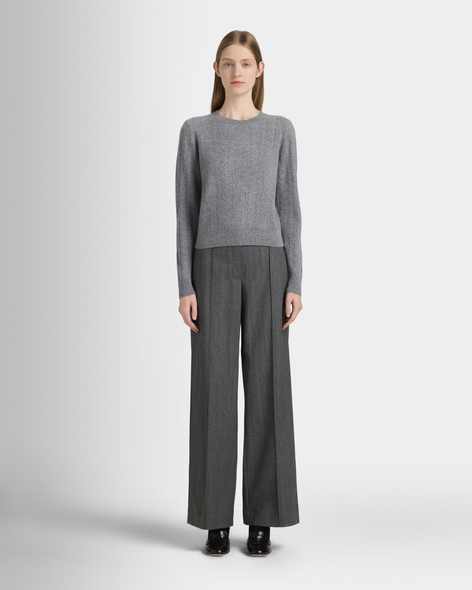 Club Monaco Corp, CA - Cashmere Mini Cable Long Sleeve Crew - Medium Heather Grey