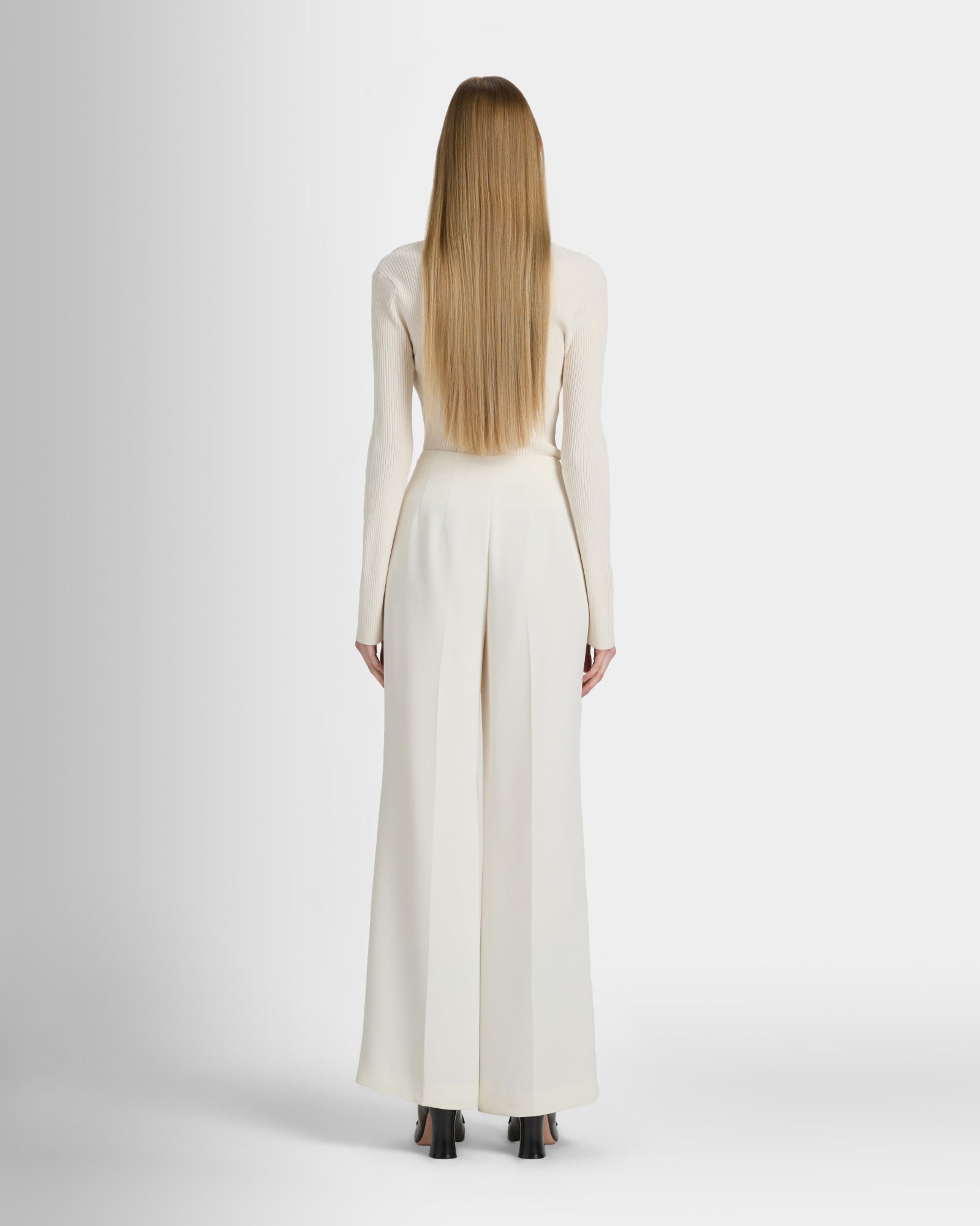 Club Monaco Corp, CA - High Rise Fluid Crepe Trouser - Off White