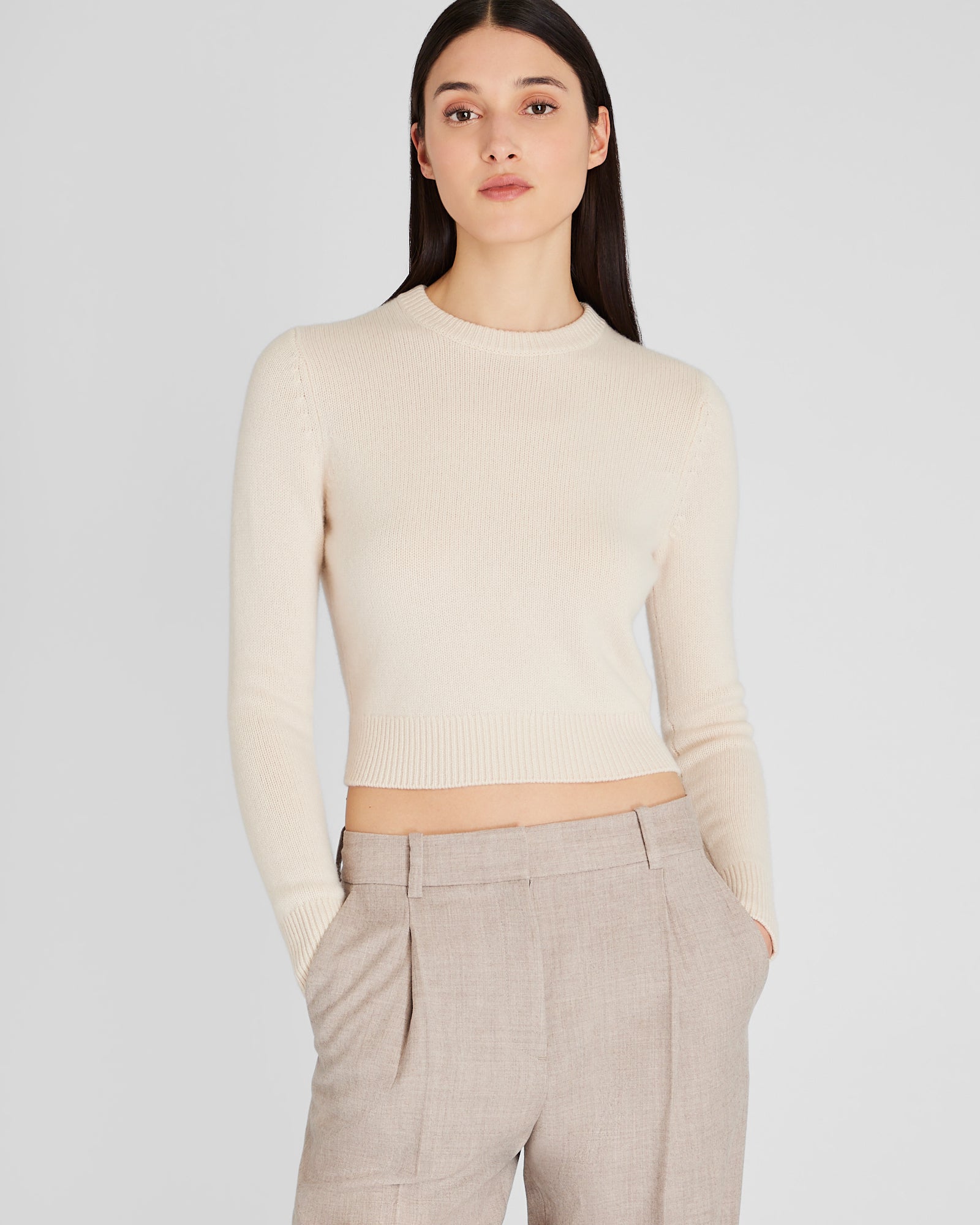 CLUB MONACO - Chandail rétréci en cachemire à col ras du cou - Beige clair