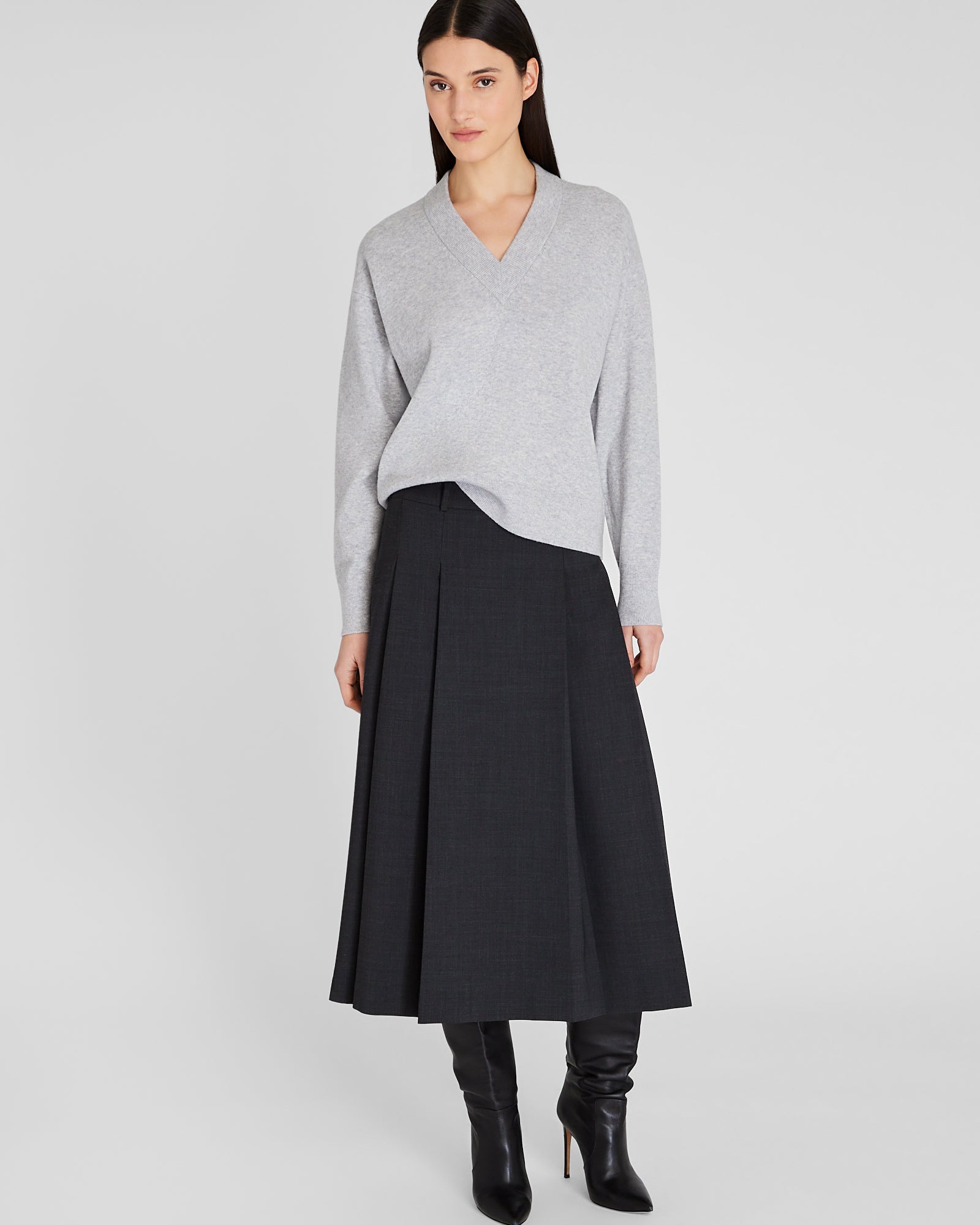 CLUB MONACO - Merino Blend V-Neck Sweater - Light Heather Grey