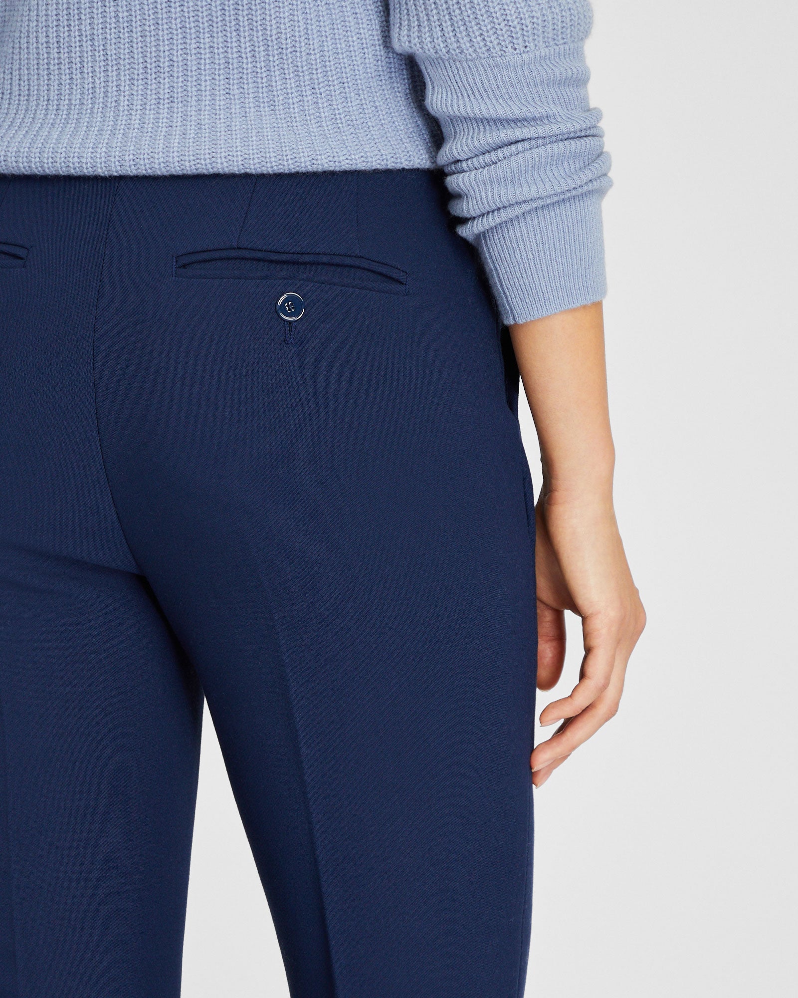 CLUB MONACO - Kick Crop Pant - Navy
