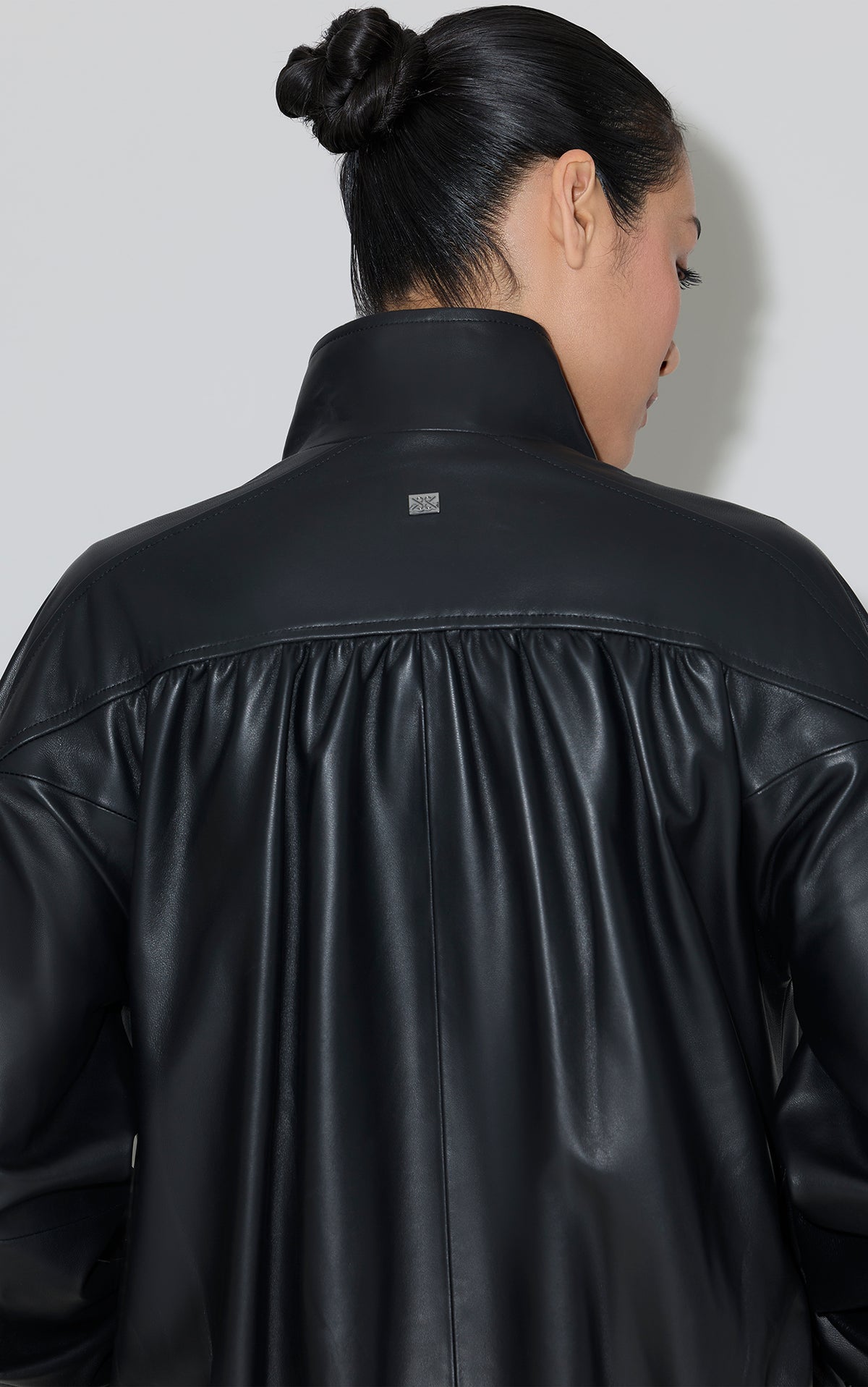 Club Monaco - SOIA & KYO Miu Oversized Leather Bomber Jacket in Black - Noir