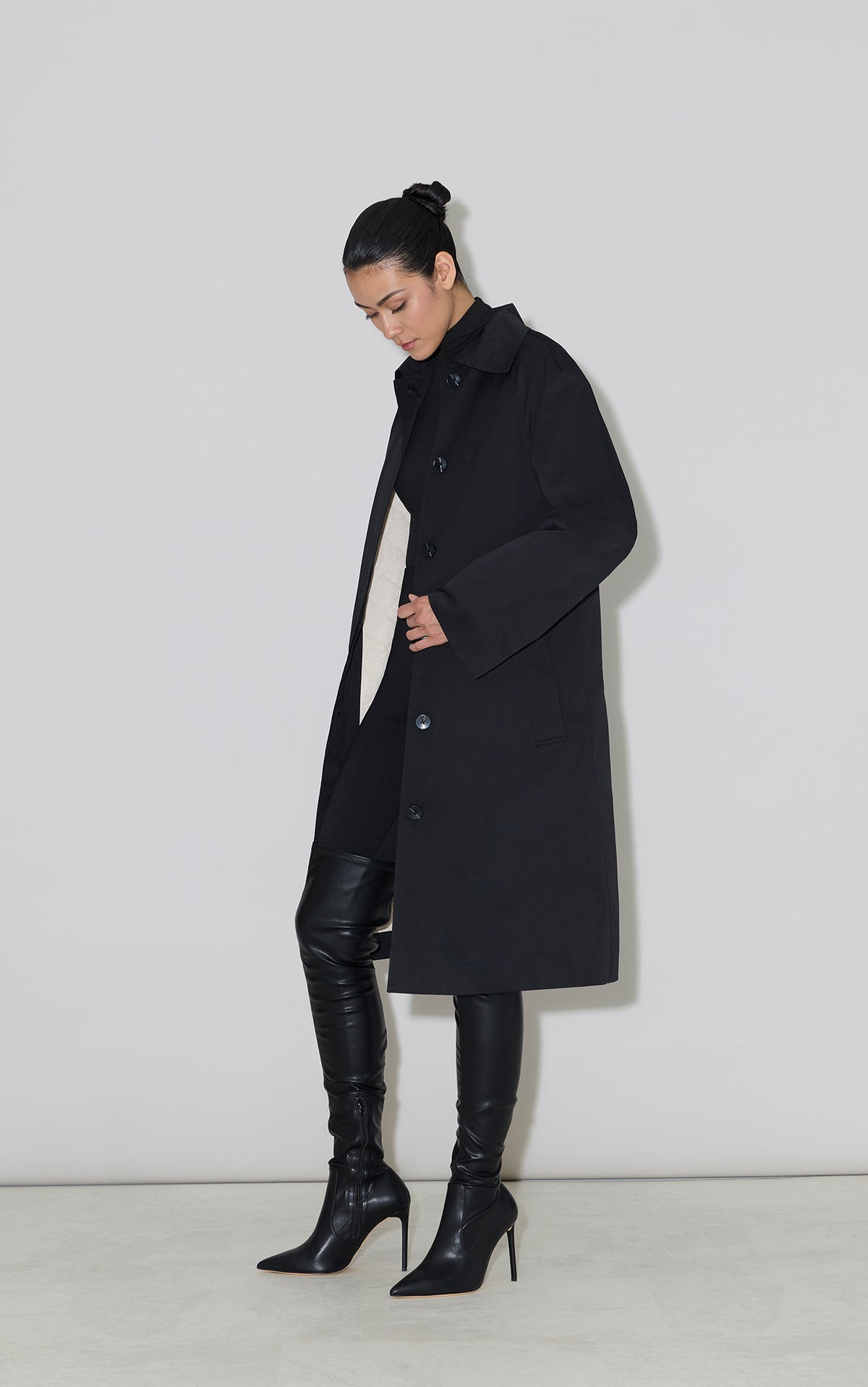 Club Monaco - SOIA & KYO Ulla Car Coat in Water Repellent Twill in Black - Black