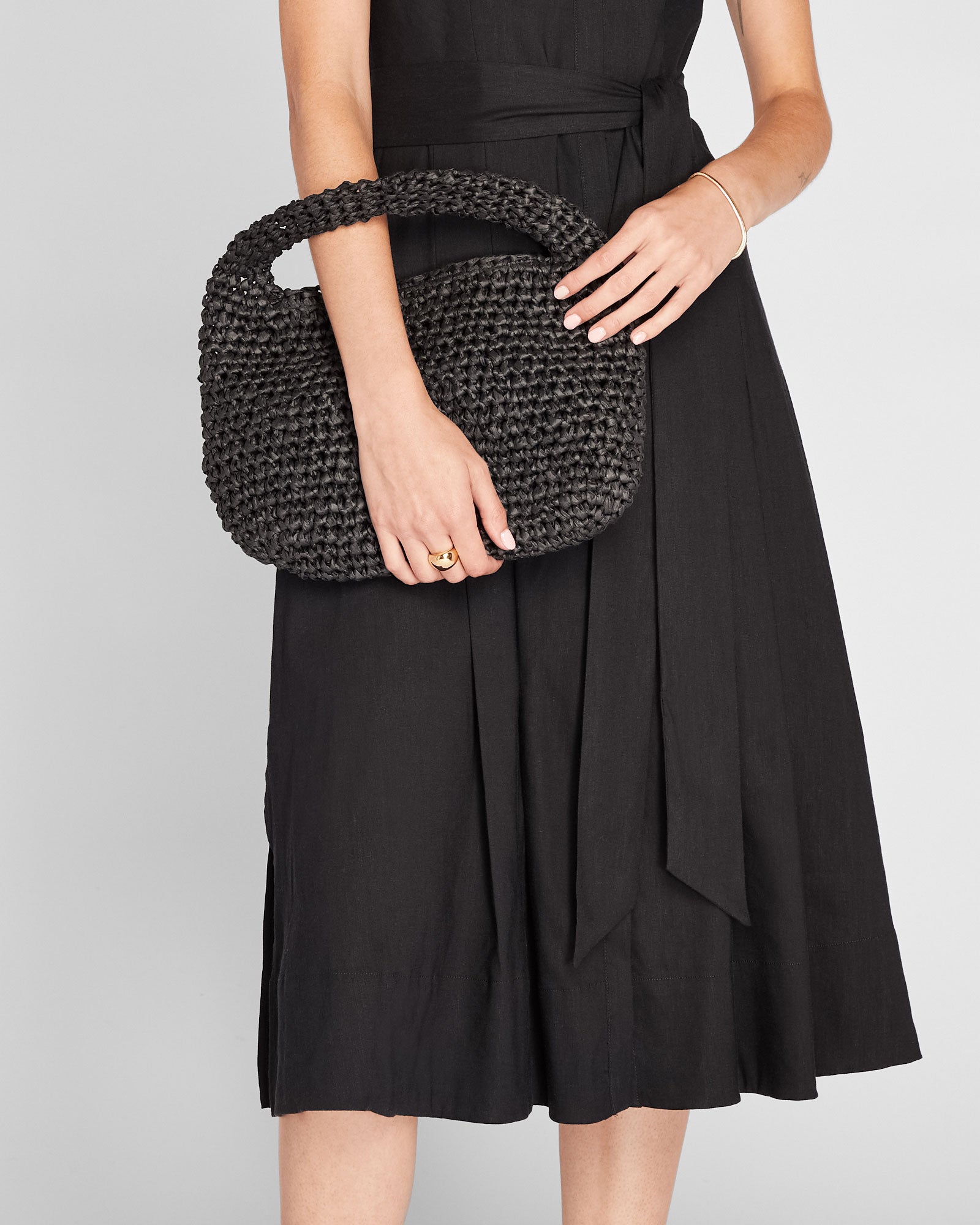 CLUB MONACO - Sac souple en raphia mini - Noir